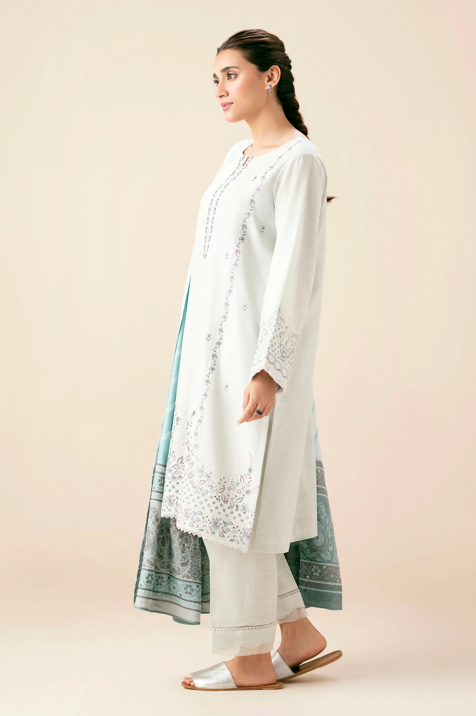 STITCHED EMBROIDERED SUIT - Image 6