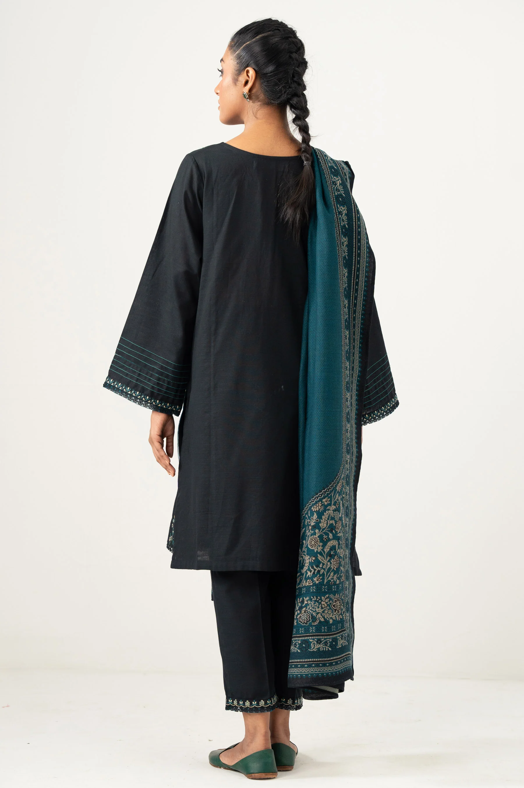 STITCHED EMBROIDERED SUIT - Image 3