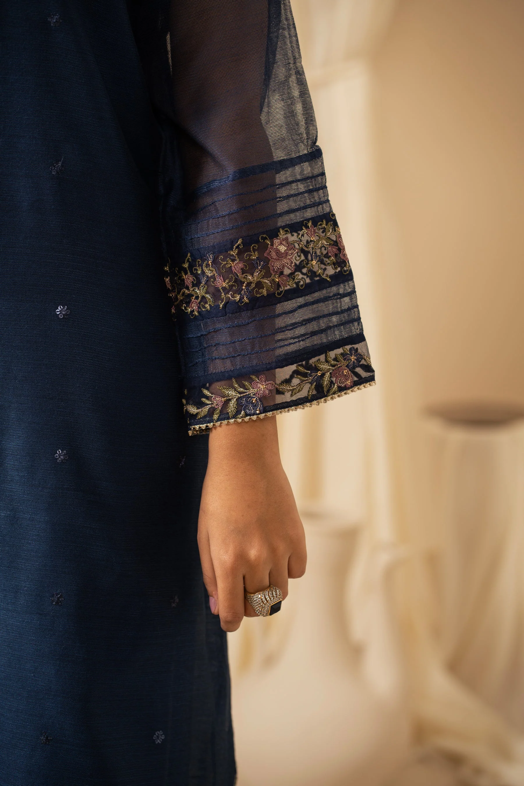 STITCHED EMBROIDERED KHADDI NET SUIT (FACTORY E-OUTLET) - Image 3