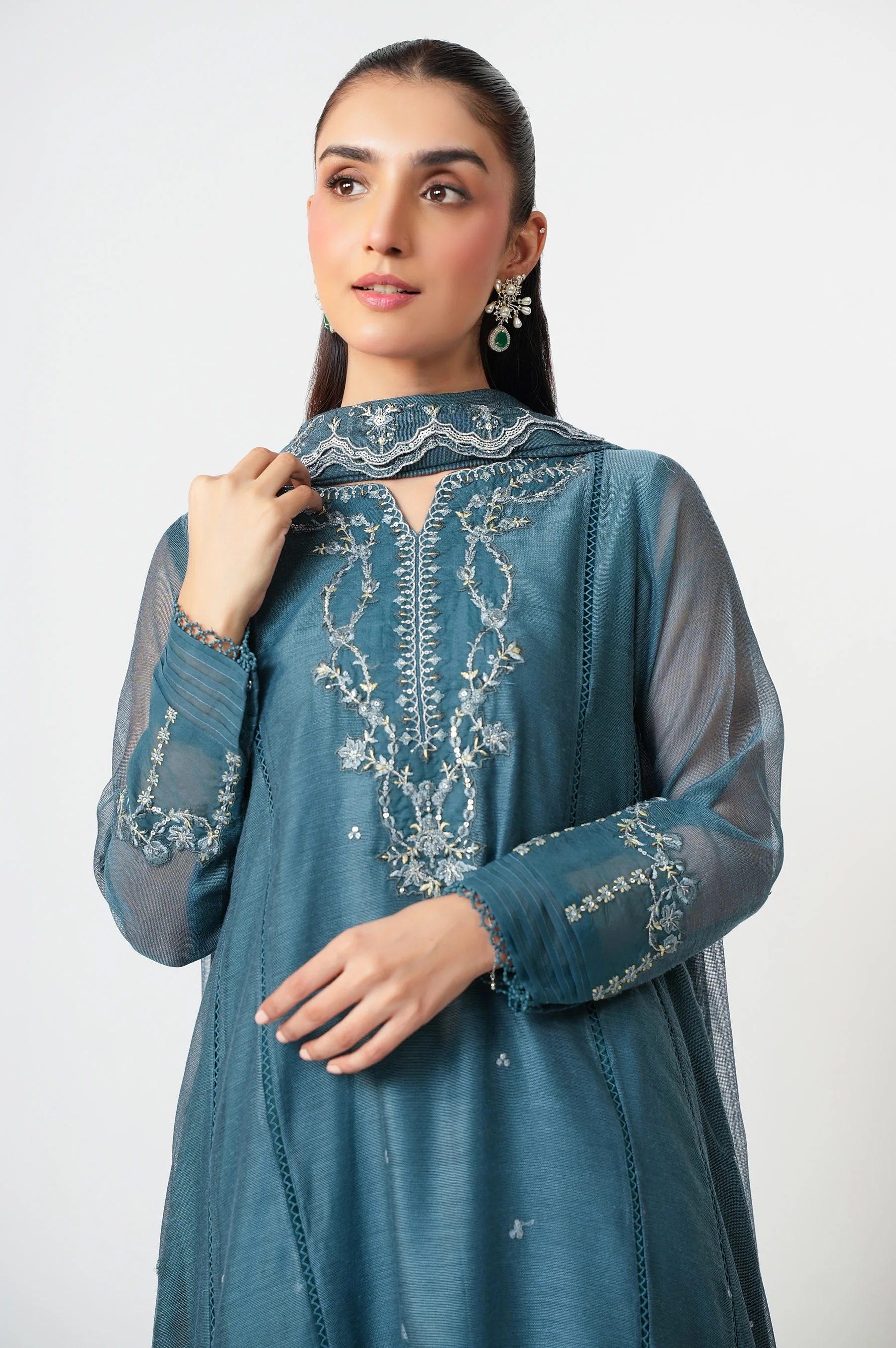 EMBROIDERED SUIT - Image 3