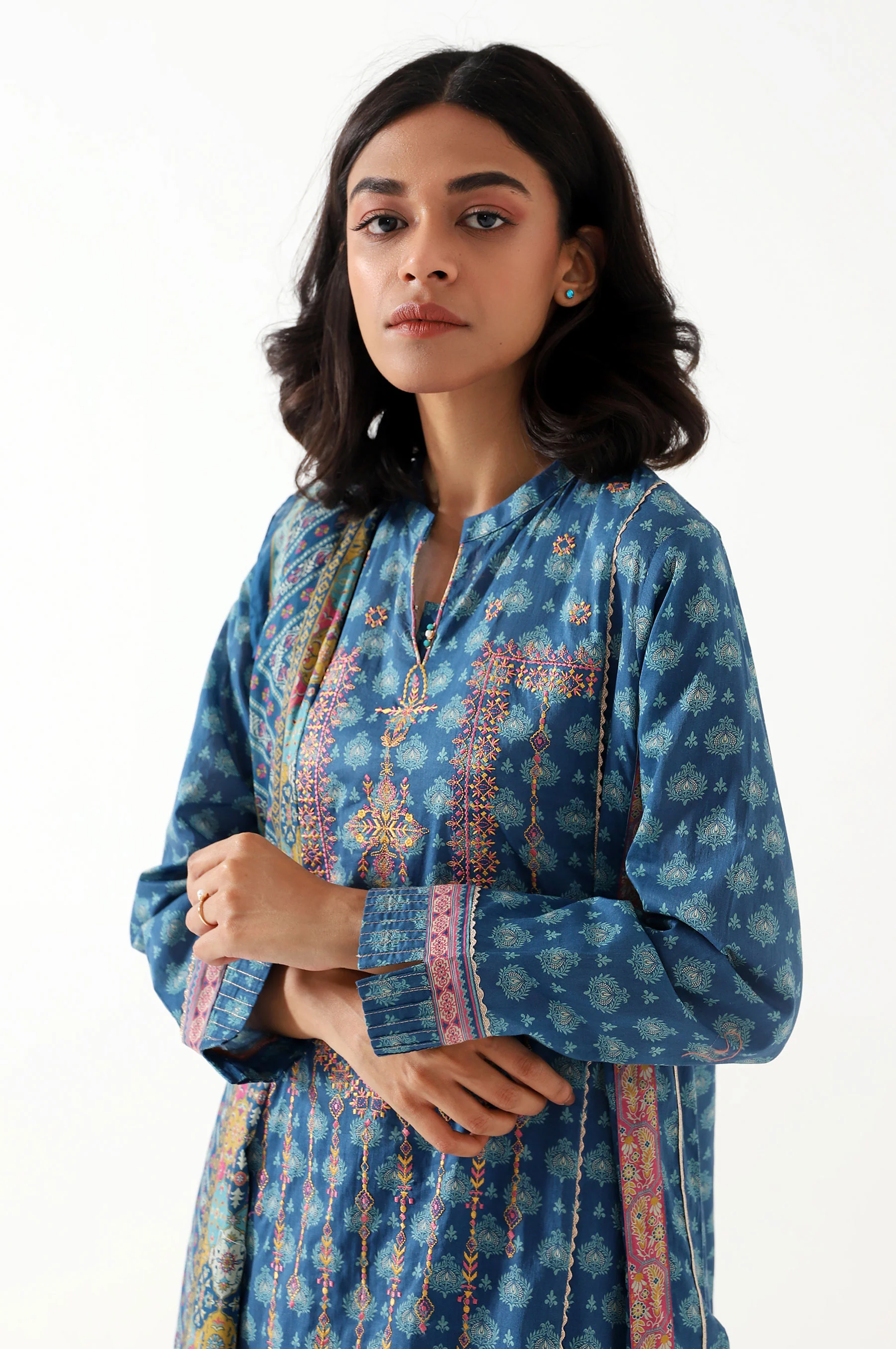 Stitched 3 Piece Embroidered Lawn Suit - Image 4
