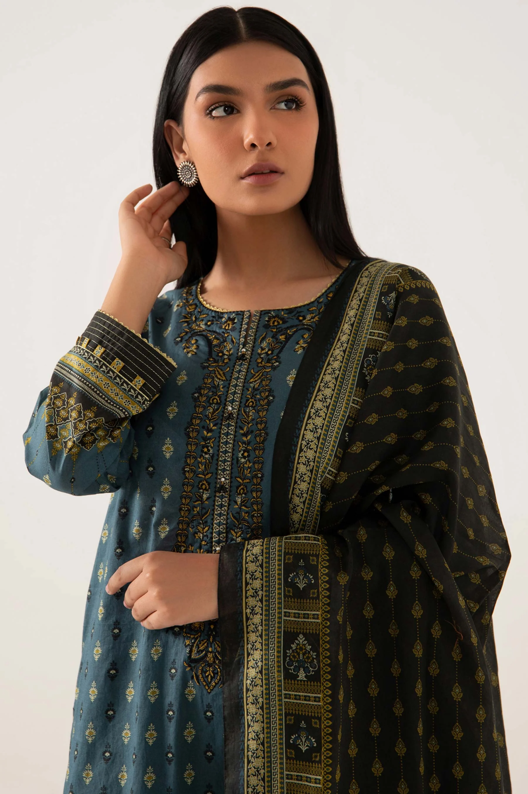 Stitched 3 Piece Embroidered Lawn Suit - Image 5