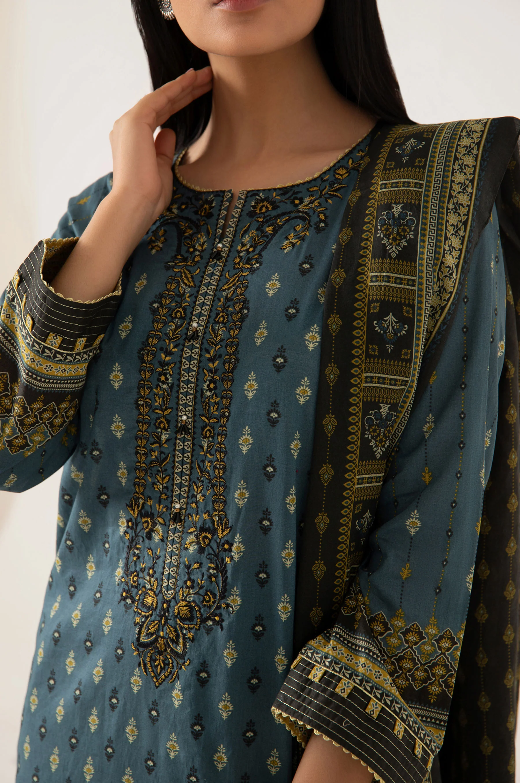 Stitched 3 Piece Embroidered Lawn Suit - Image 6