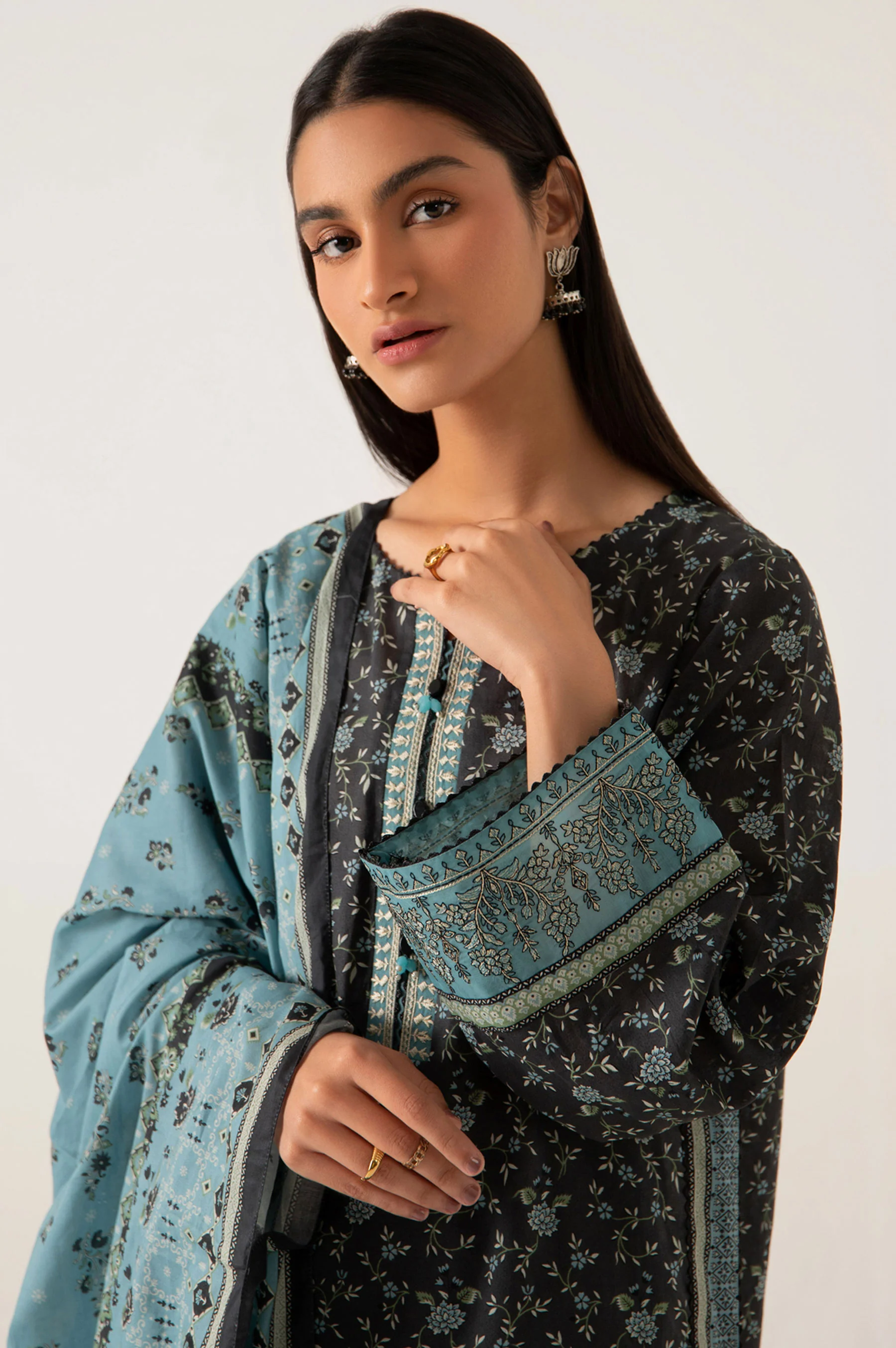 Stitched 3 Piece Embroidered Lawn Suit - Image 3