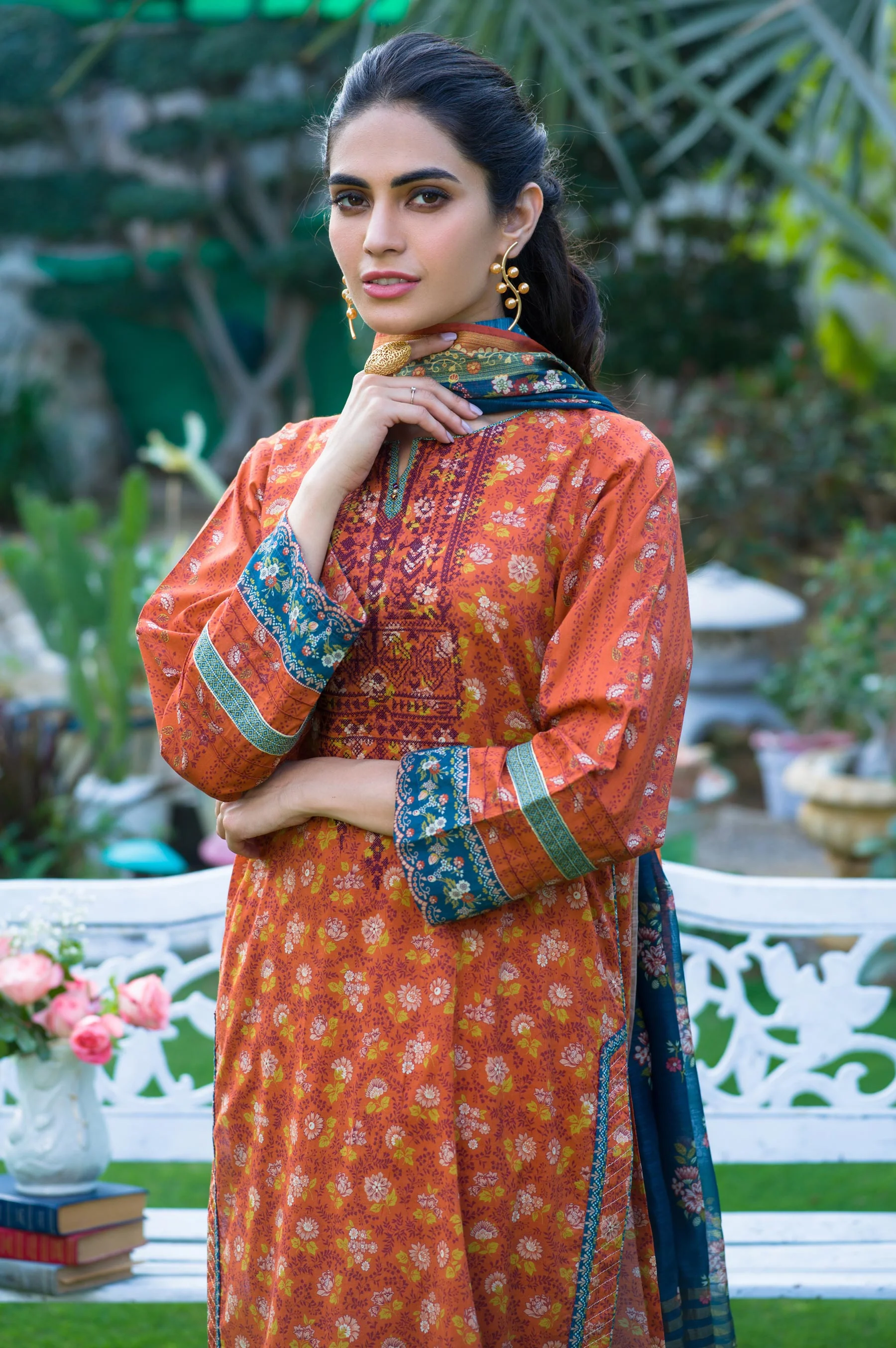 Stitched 3 Piece Embroidered Lawn with Slub Organza Suit - Image 4