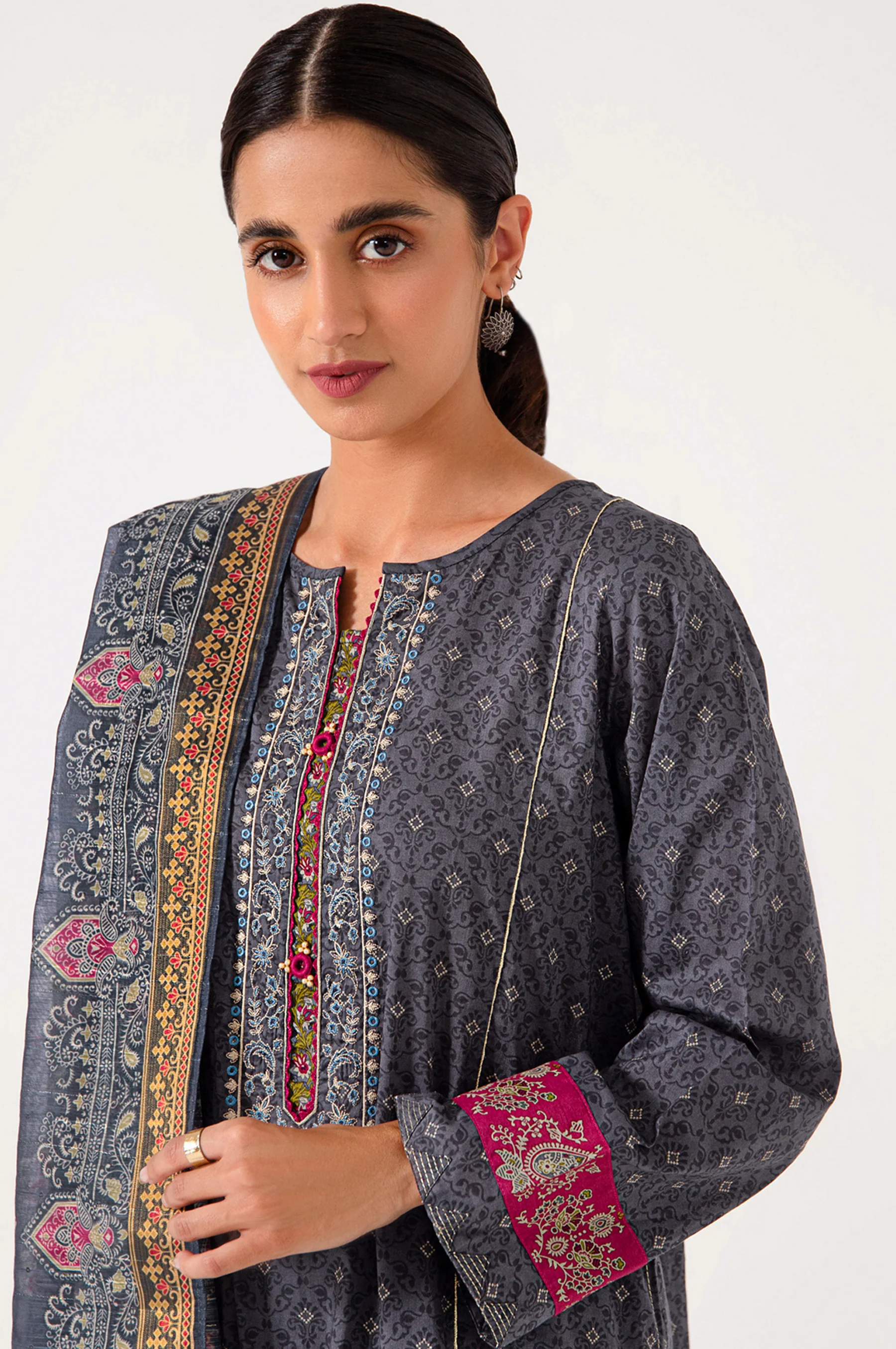 Stitched 3 Piece Embroidered Lawn with Sequins Zari Suit - Image 3