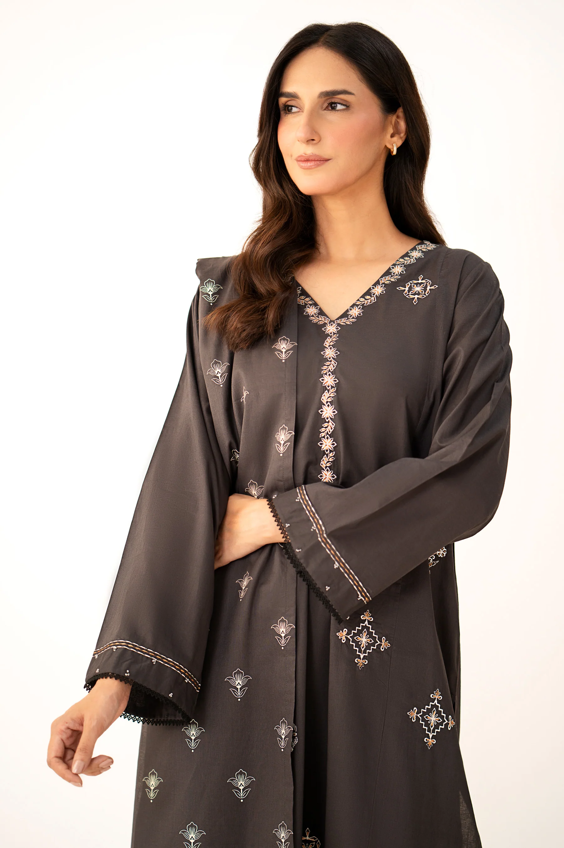 Stitched 3 Piece Embroidered Lawn Suit - Image 4