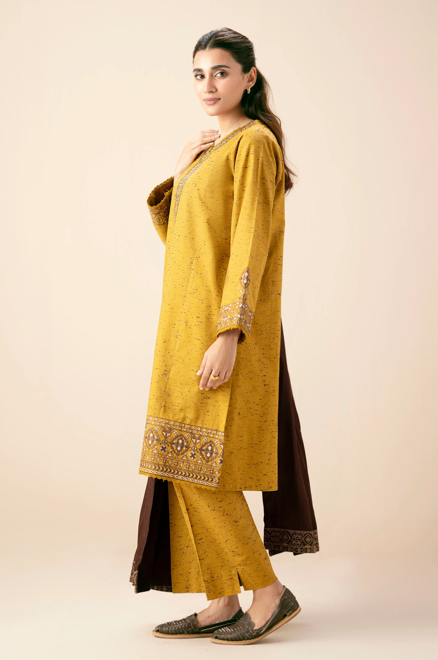 EMBROIDERED SUIT - Image 2