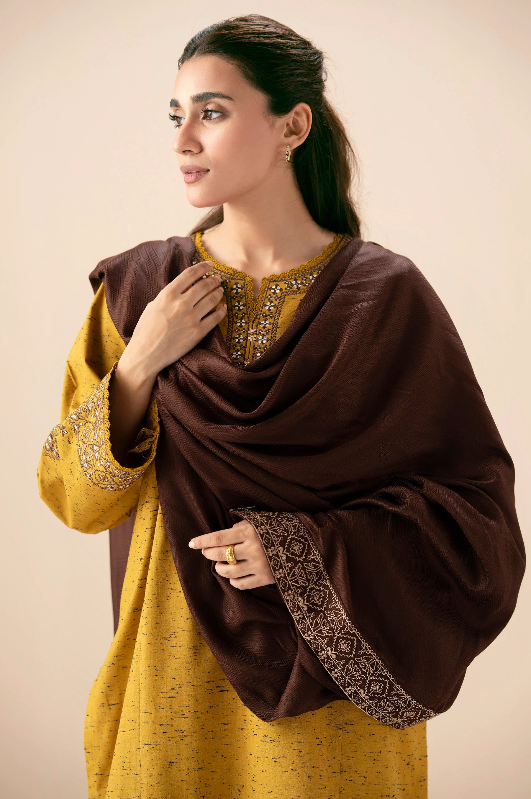 EMBROIDERED SUIT - Image 4