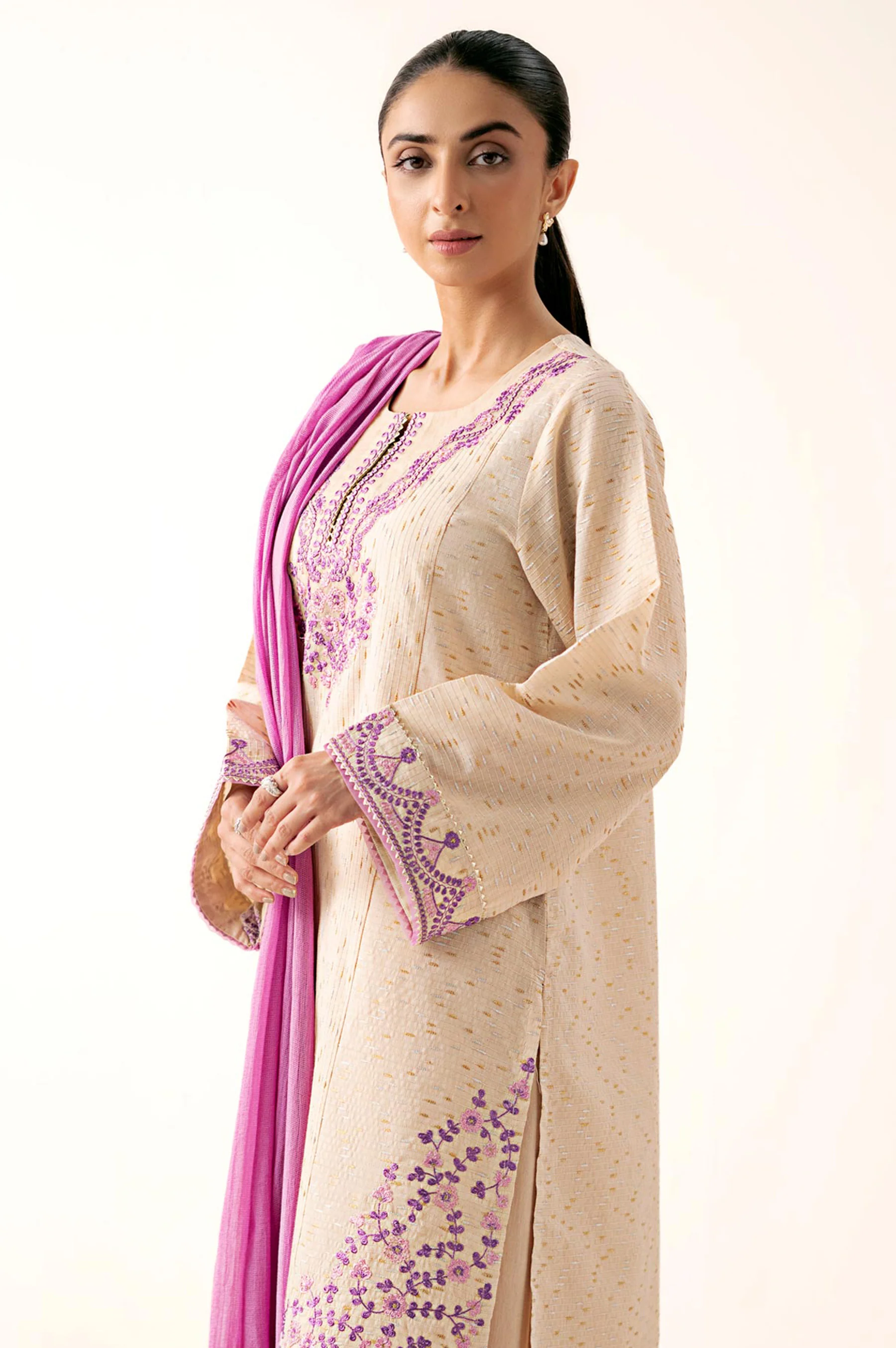 EMBROIDERED SUIT - Image 4