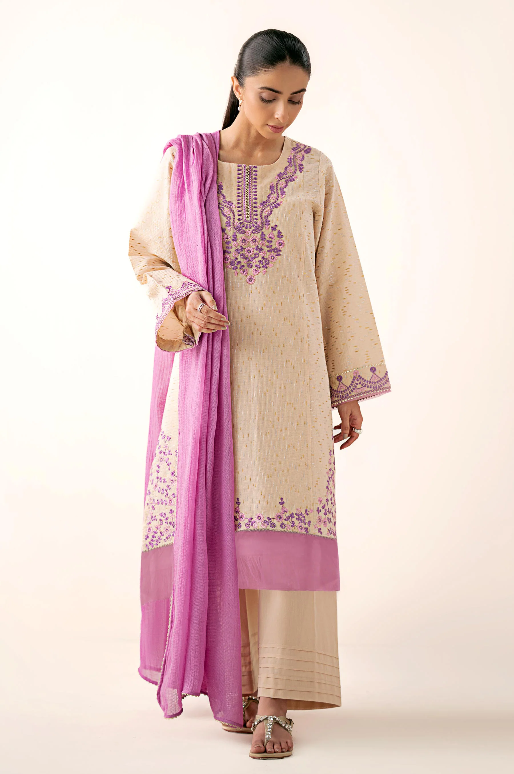 EMBROIDERED SUIT - Image 5