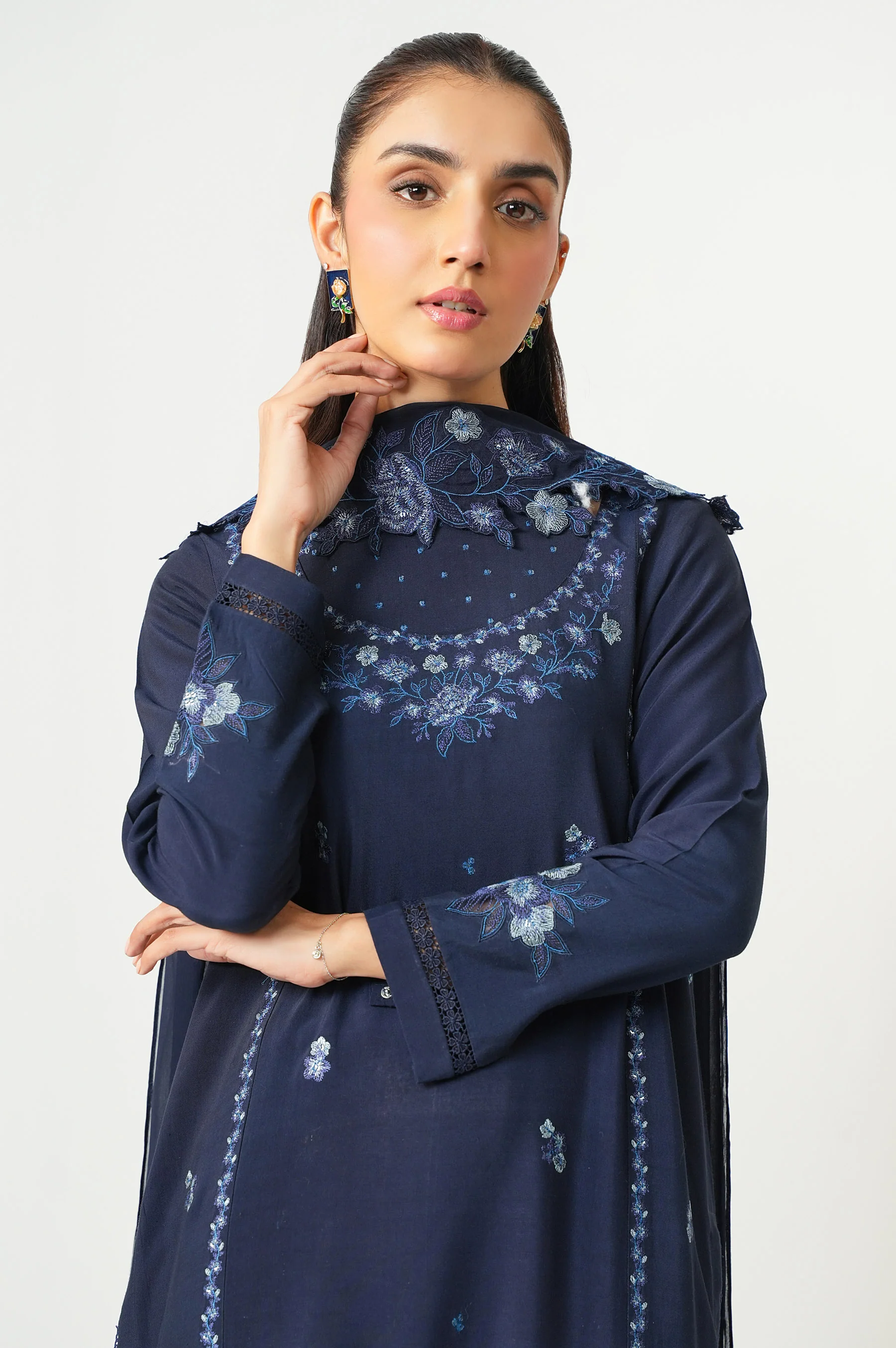 Stitched 3 Piece Embroidered Oak Silk Suit - Image 4