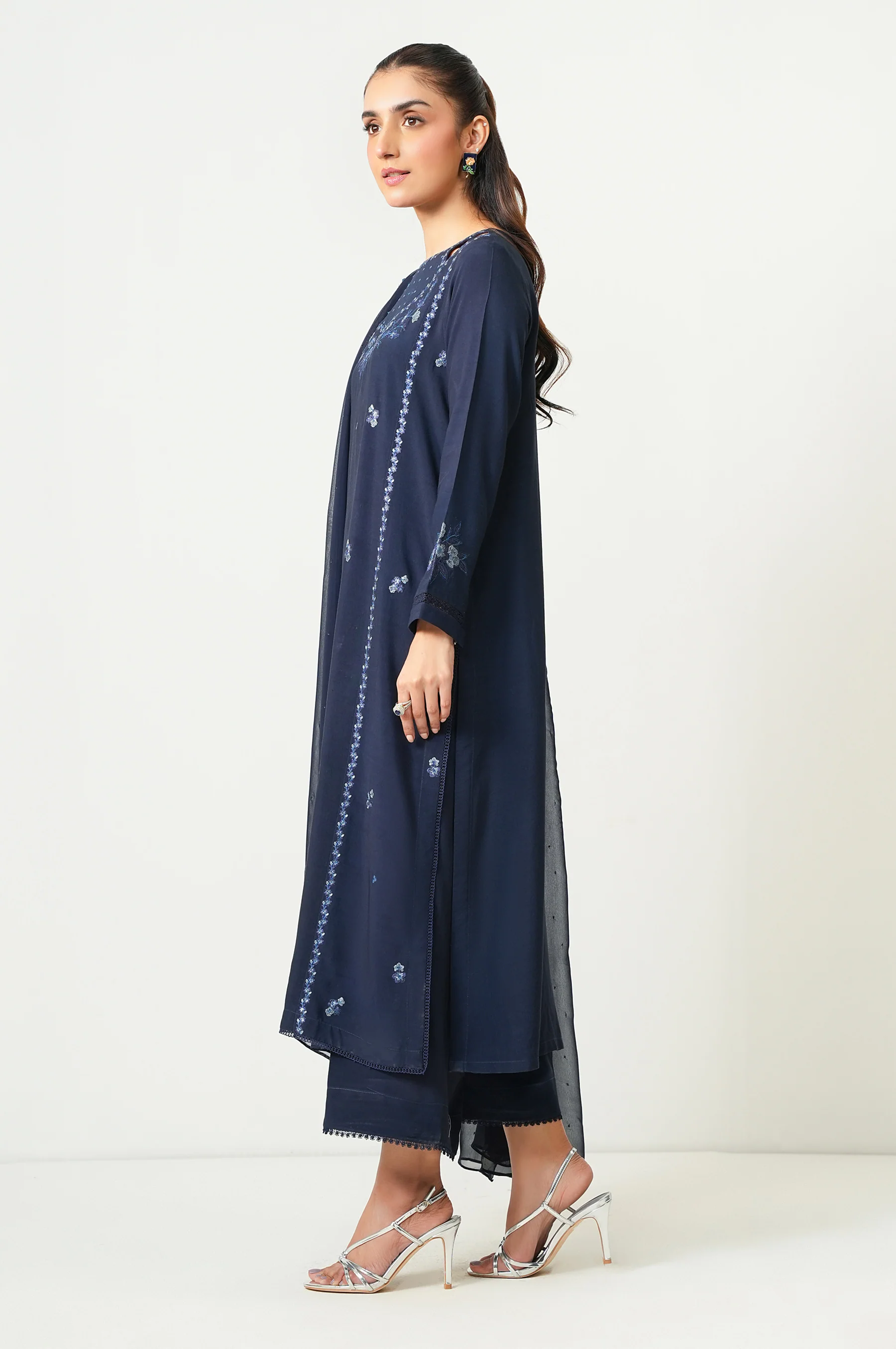 Stitched 3 Piece Embroidered Oak Silk Suit - Image 5