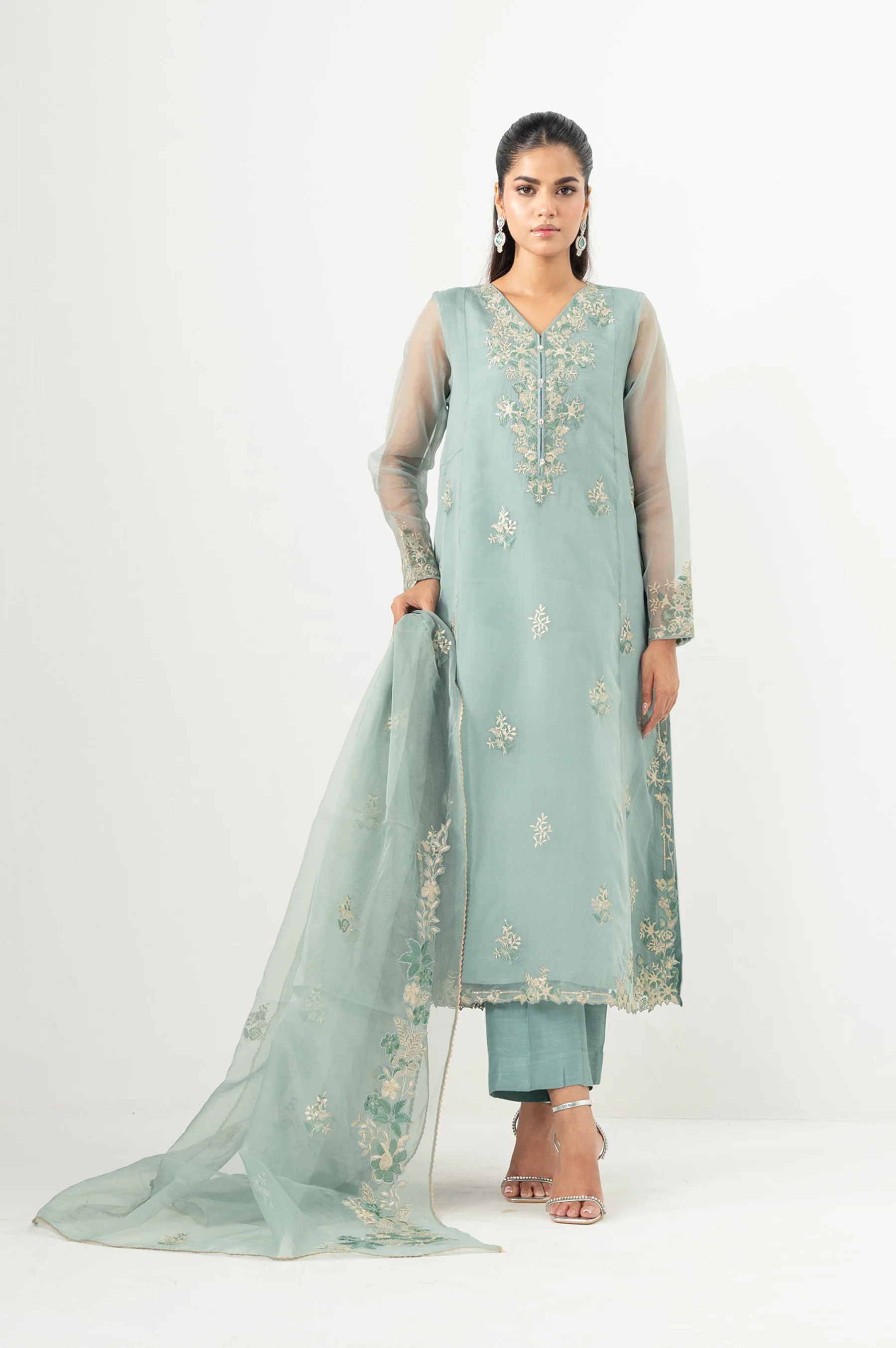 EMBROIDERED SUIT - Image 4