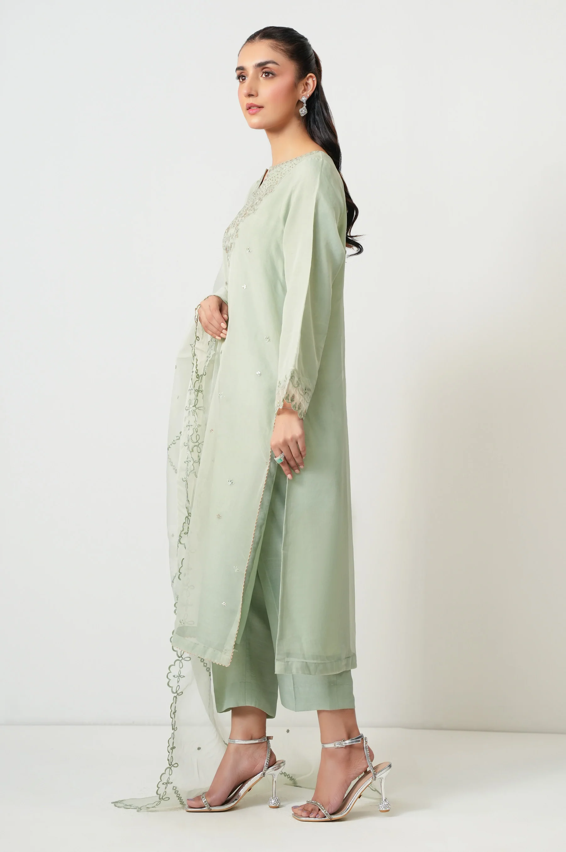 EMBROIDERED SUIT - Image 4