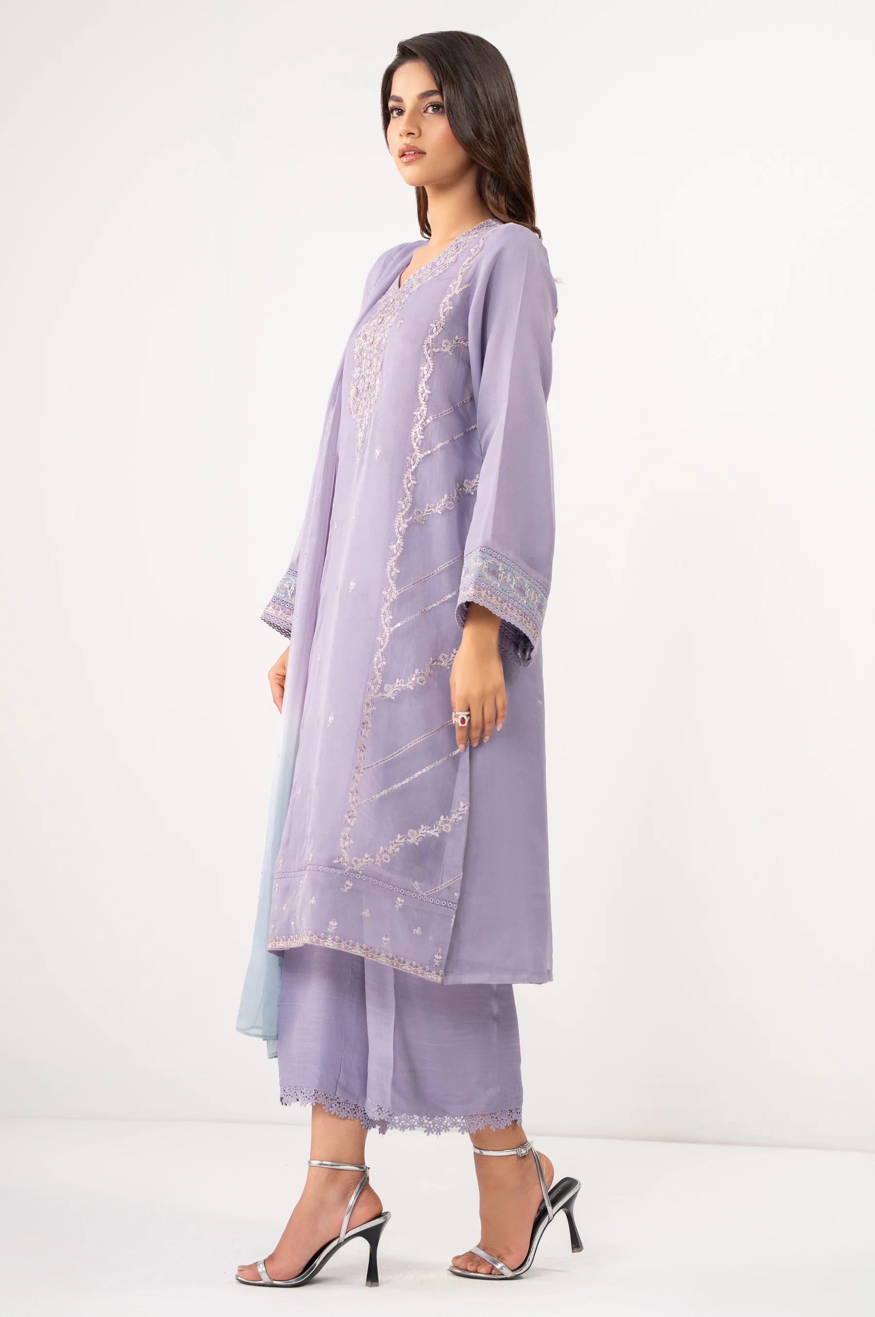 EMBROIDERED SUIT - Image 4