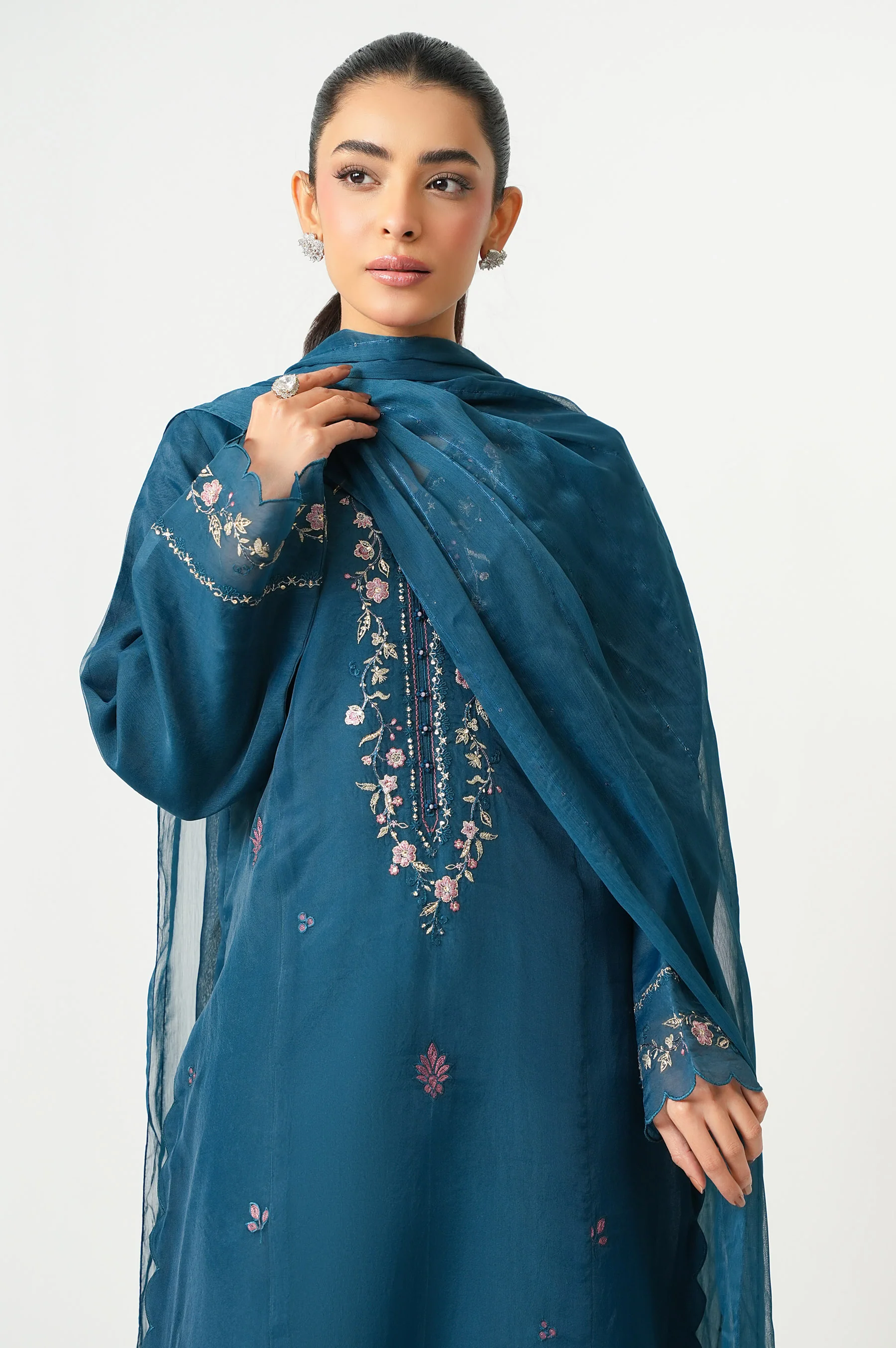 EMBROIDERED SUIT - Image 3