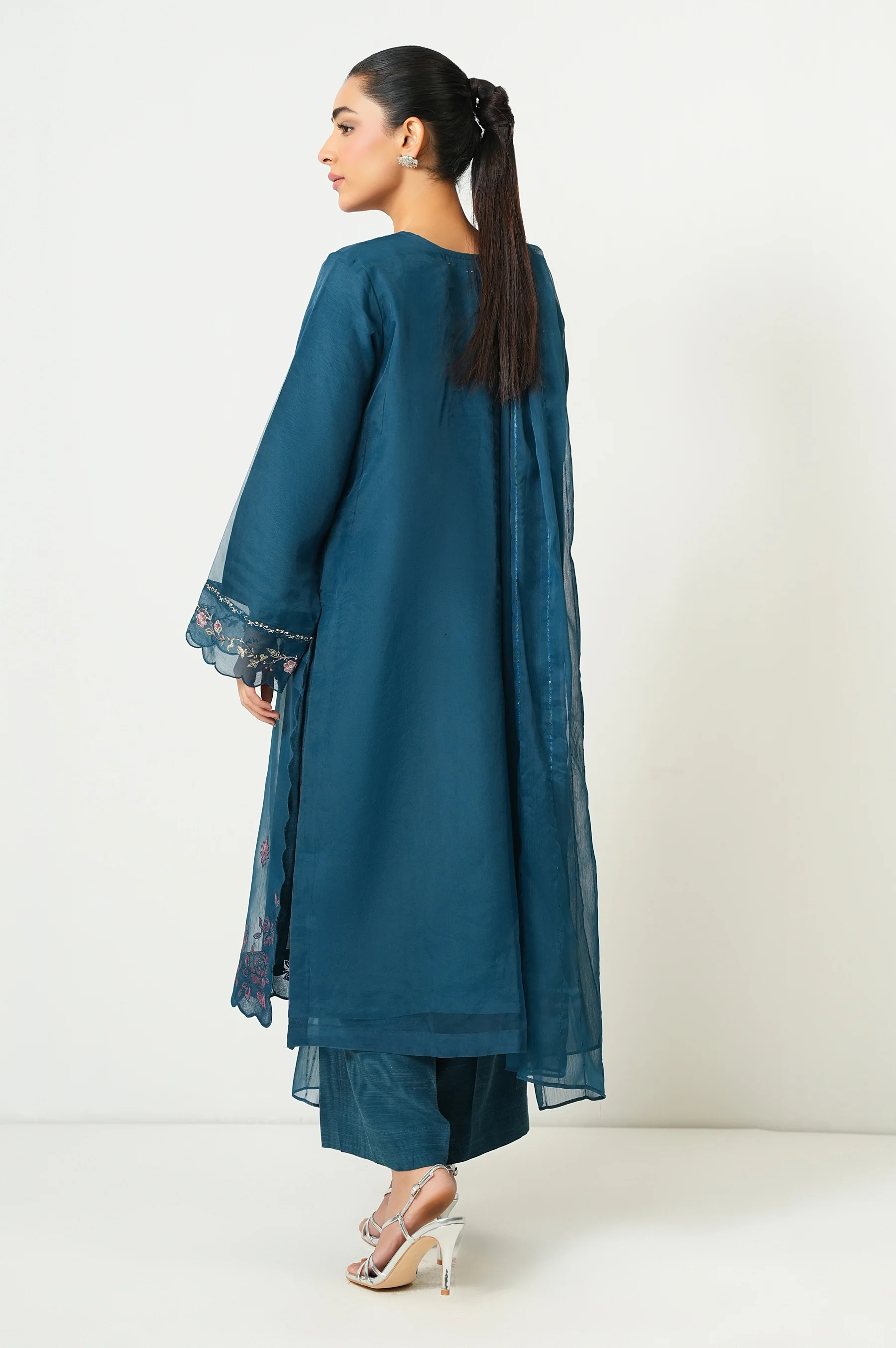 EMBROIDERED SUIT - Image 5