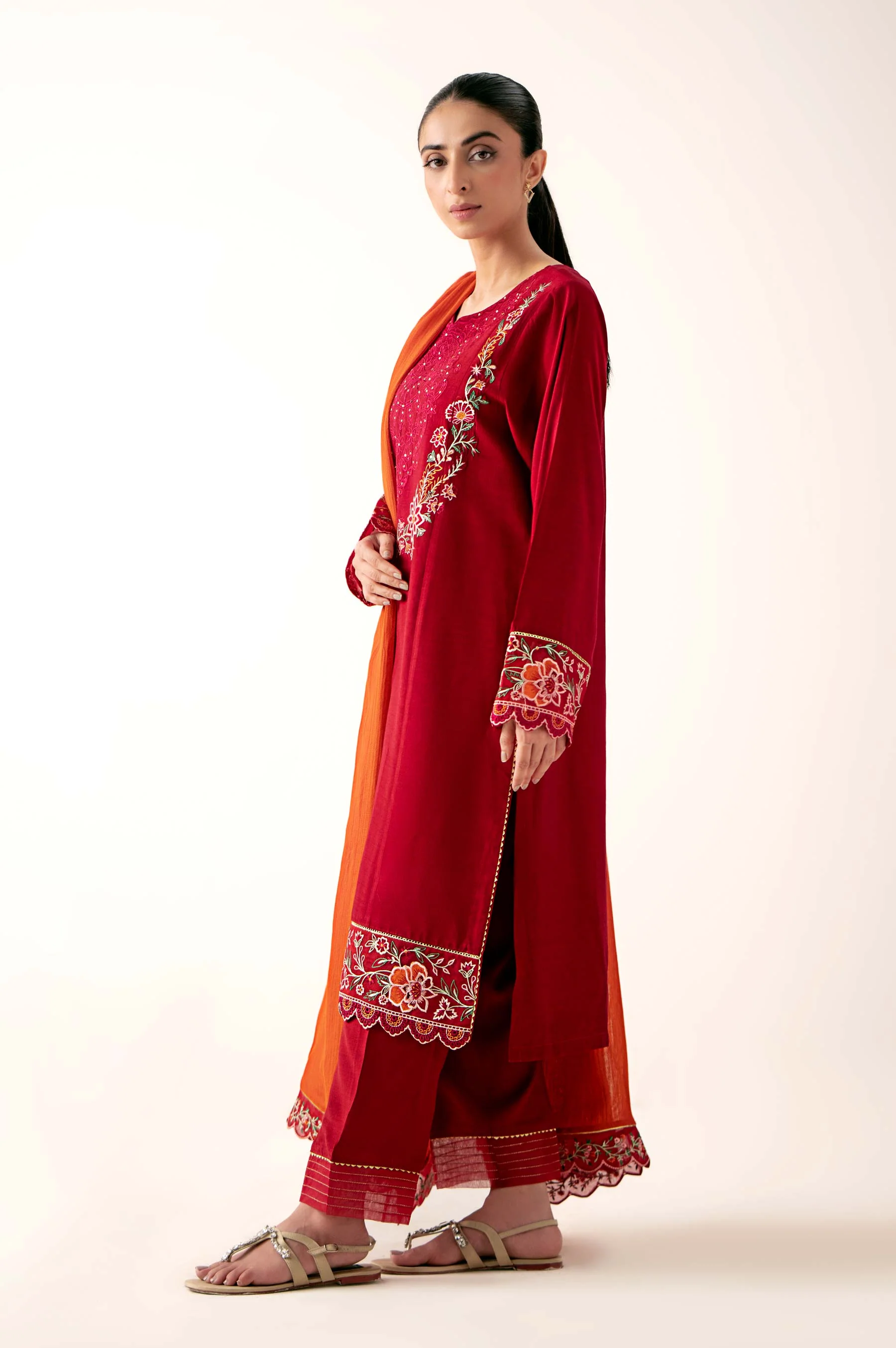 EMBROIDERED SUIT - Image 3