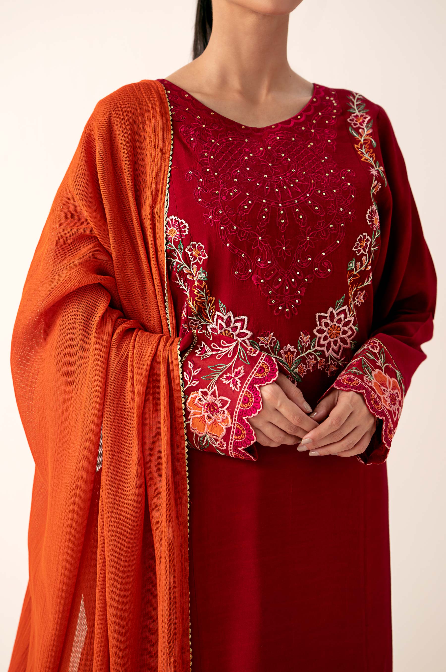 EMBROIDERED SUIT - Image 6