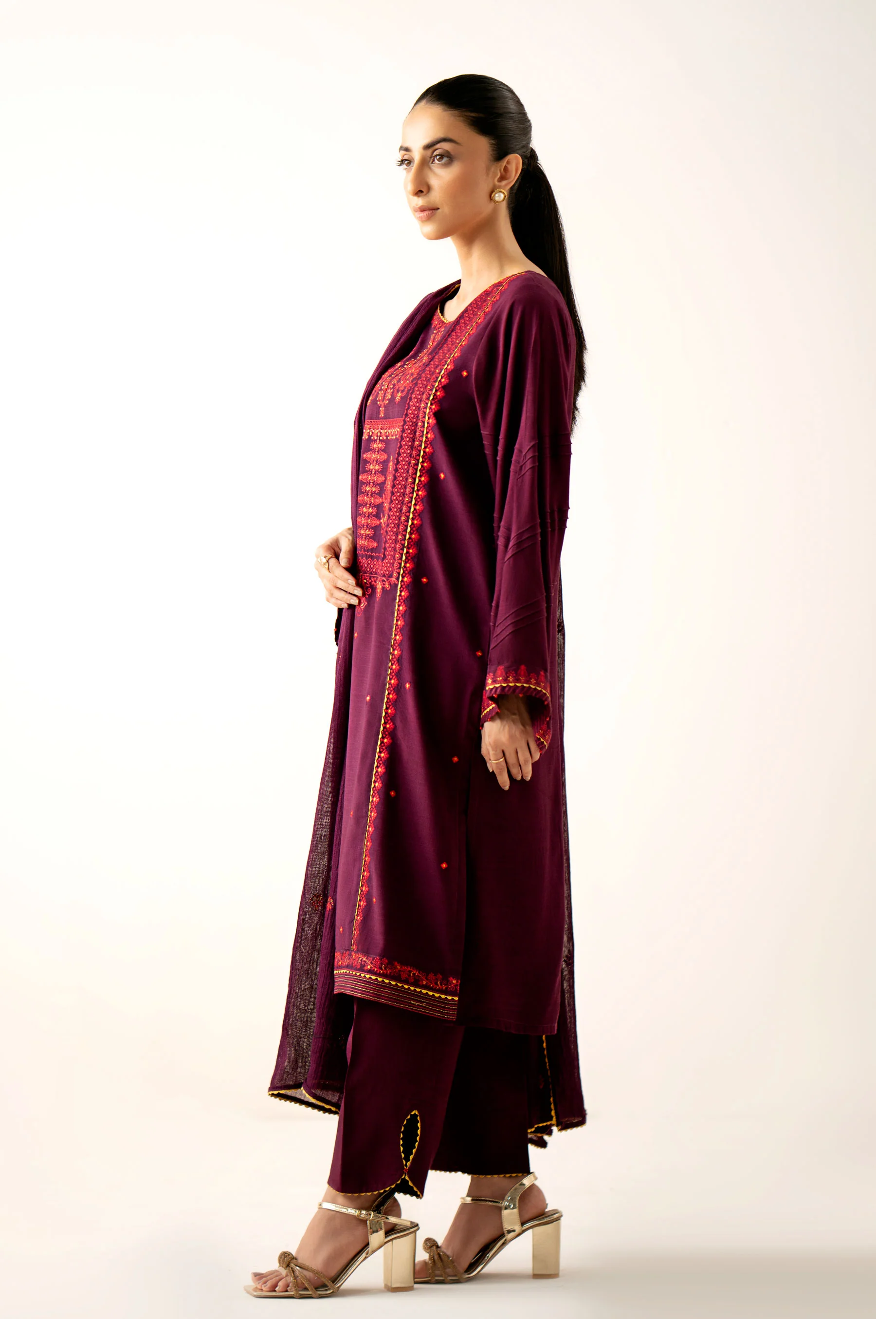 EMBROIDERED SUIT - Image 3