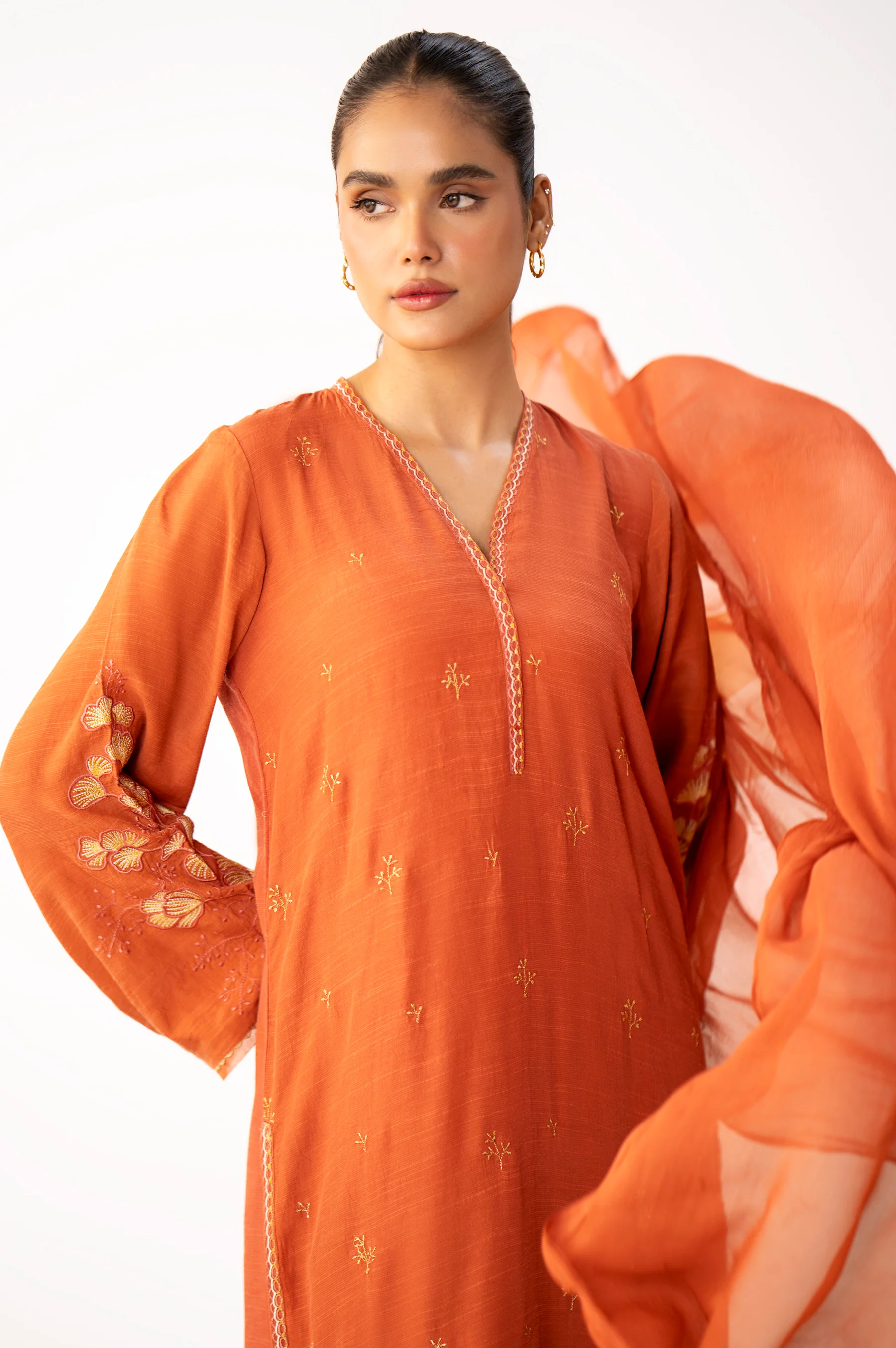 EMBROIDERED SUIT - Image 2