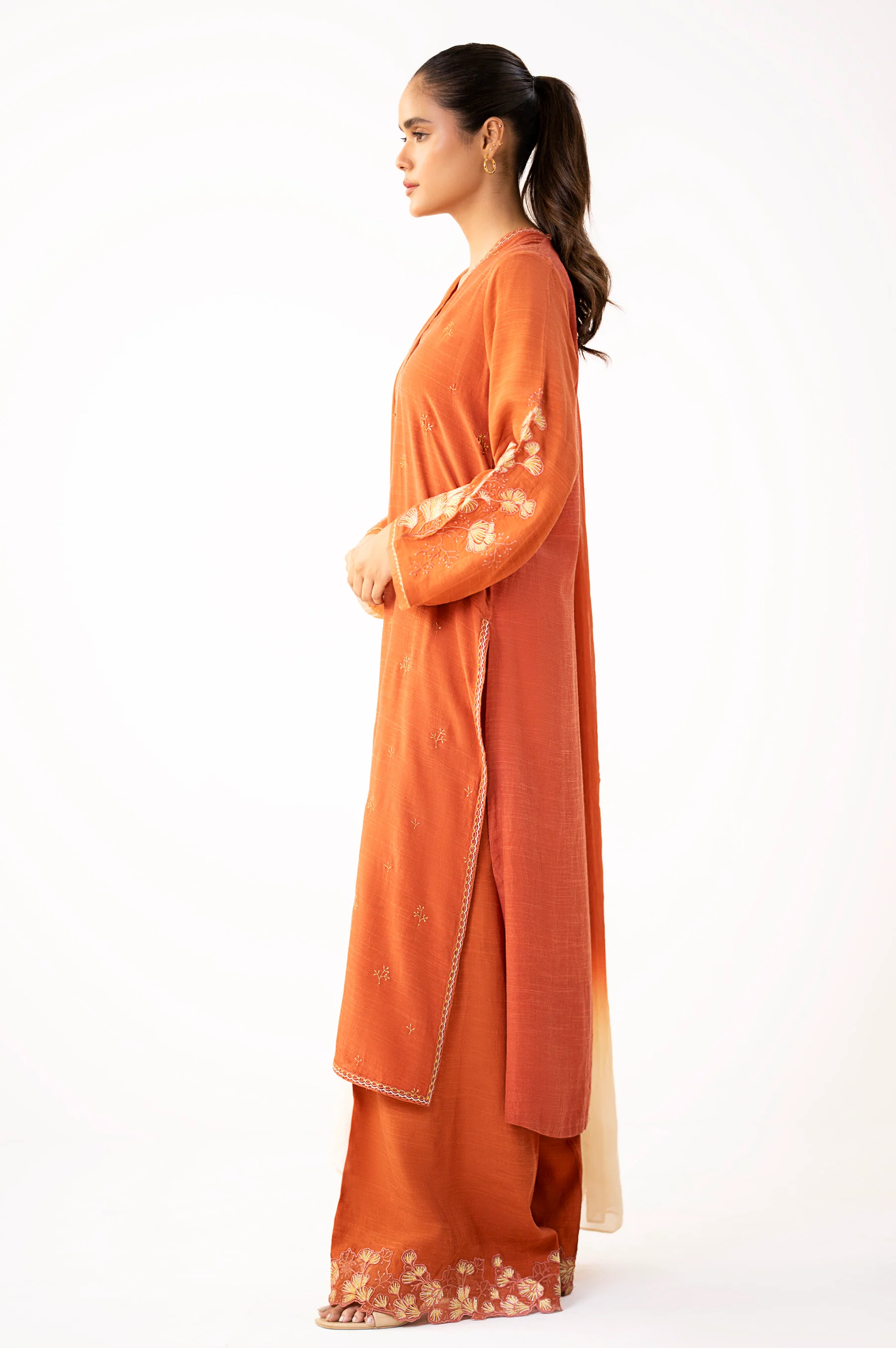 EMBROIDERED SUIT - Image 3