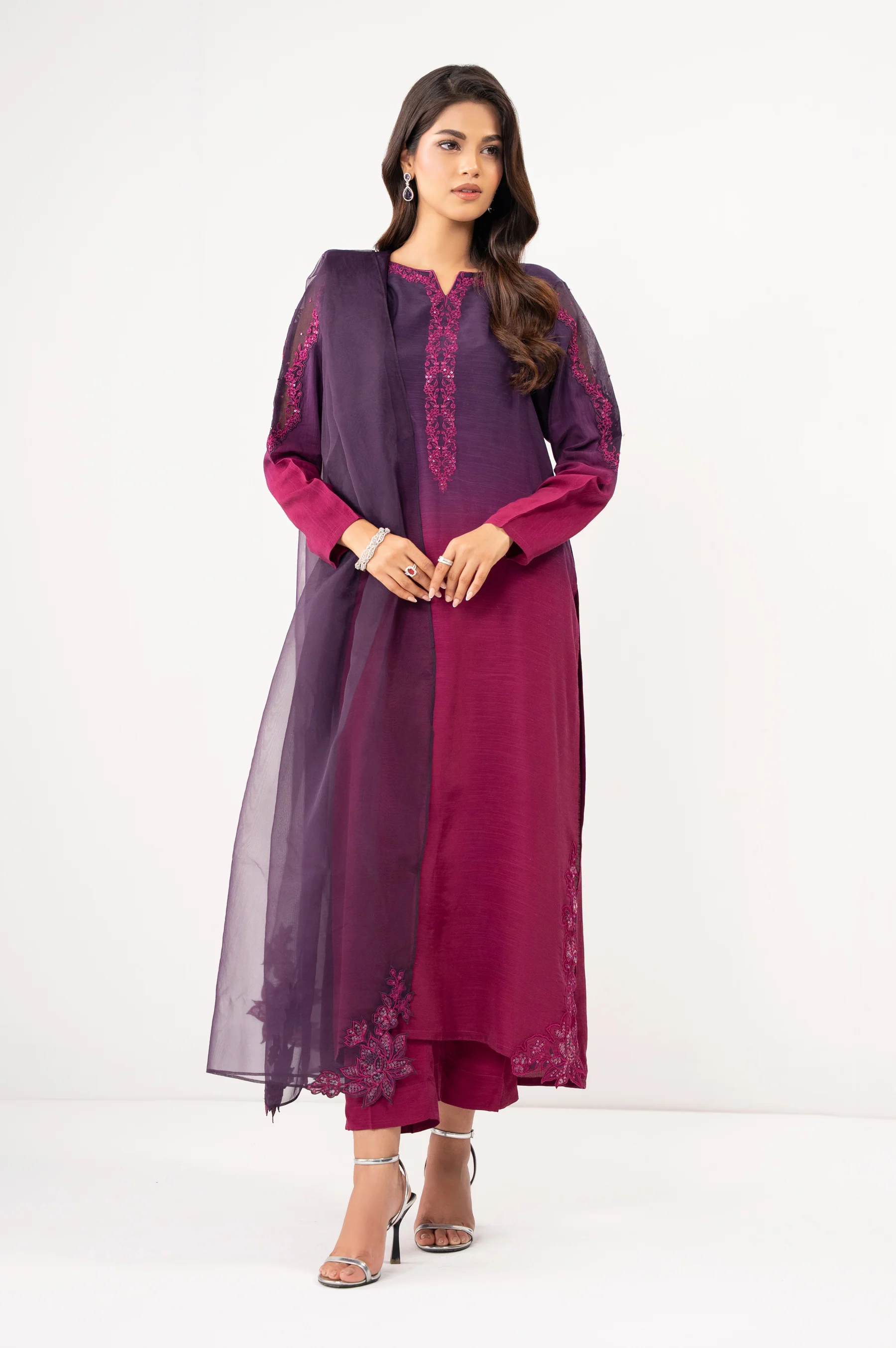EMBROIDERED SUIT - Image 3