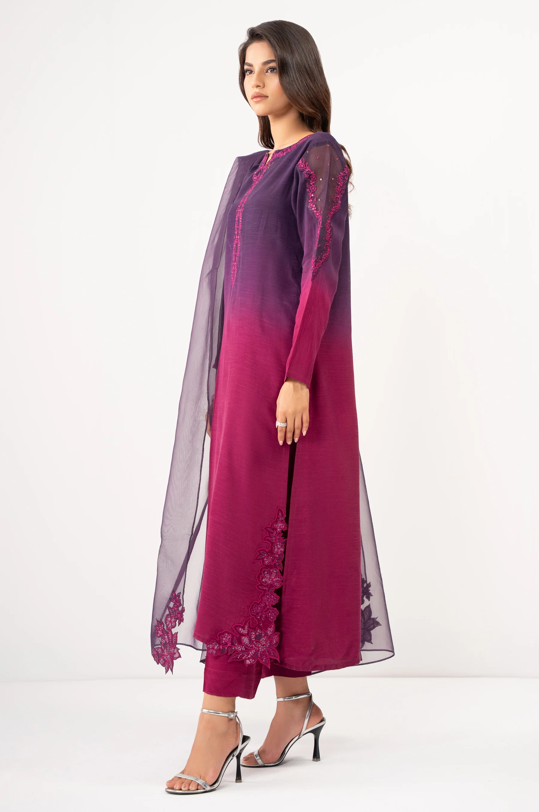 EMBROIDERED SUIT - Image 5