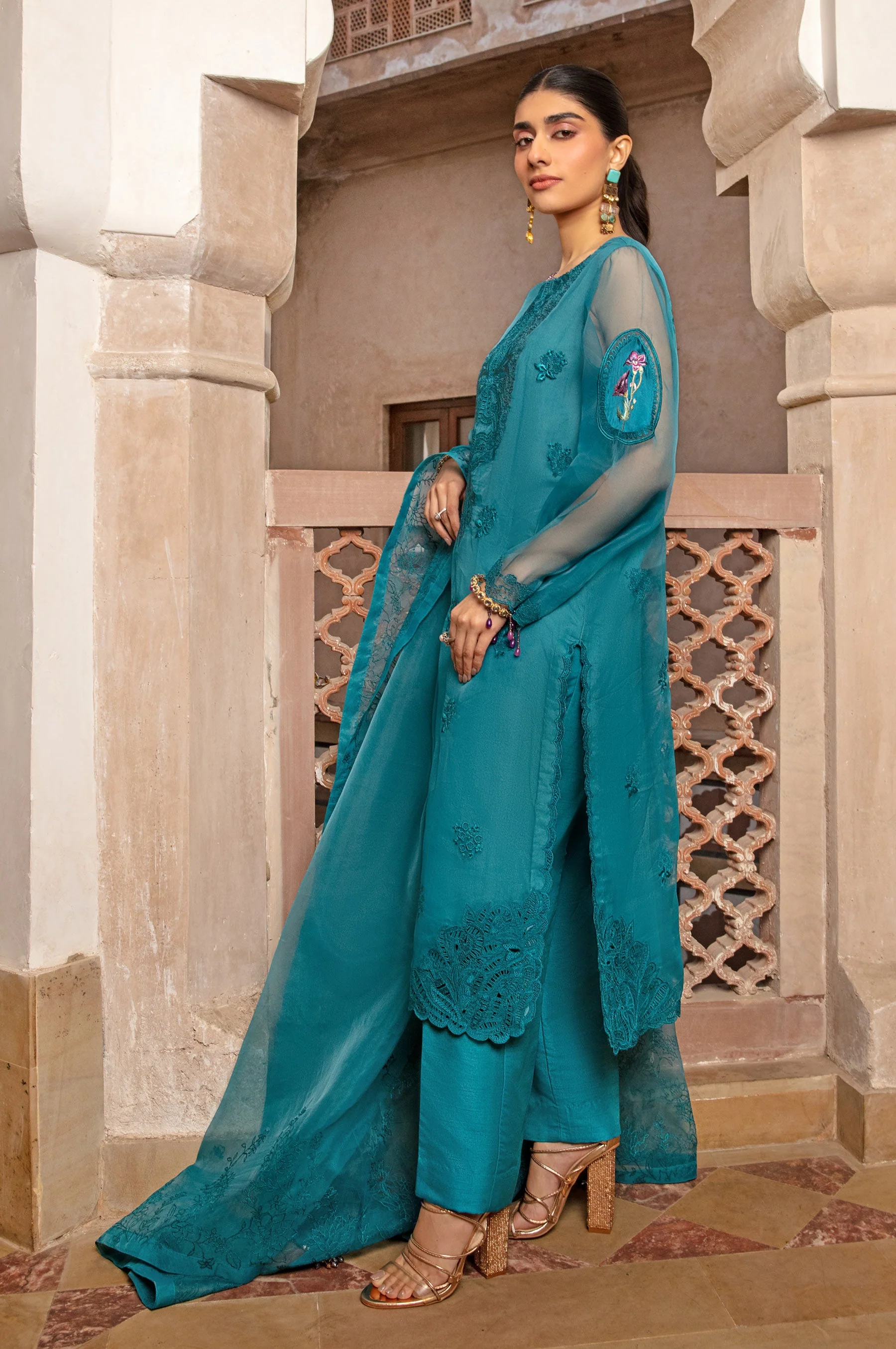 EMBROIDERED SUIT - Image 4