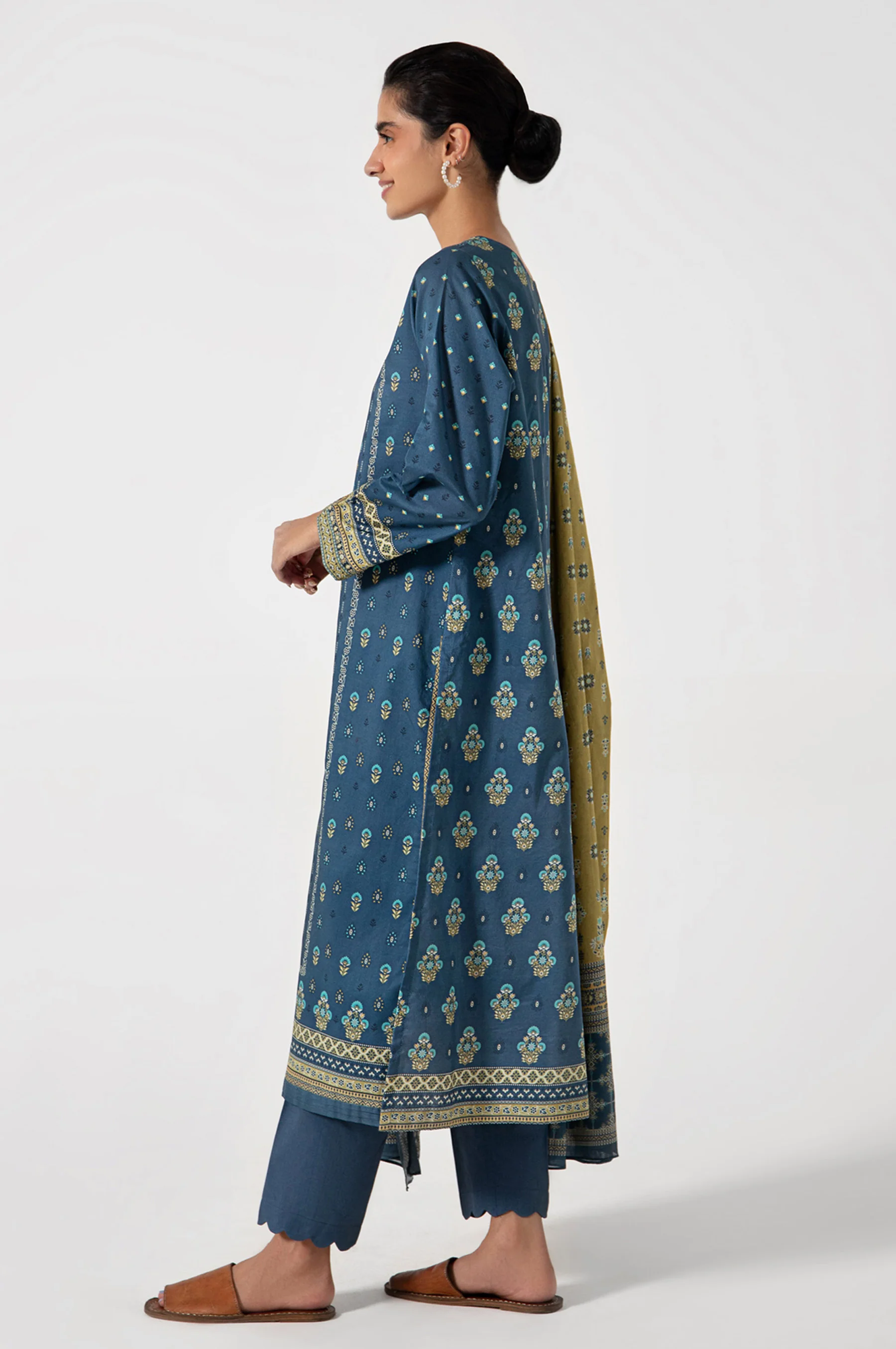 Stitched 3 Piece Embroidered Slub Lawn Suit - Image 5