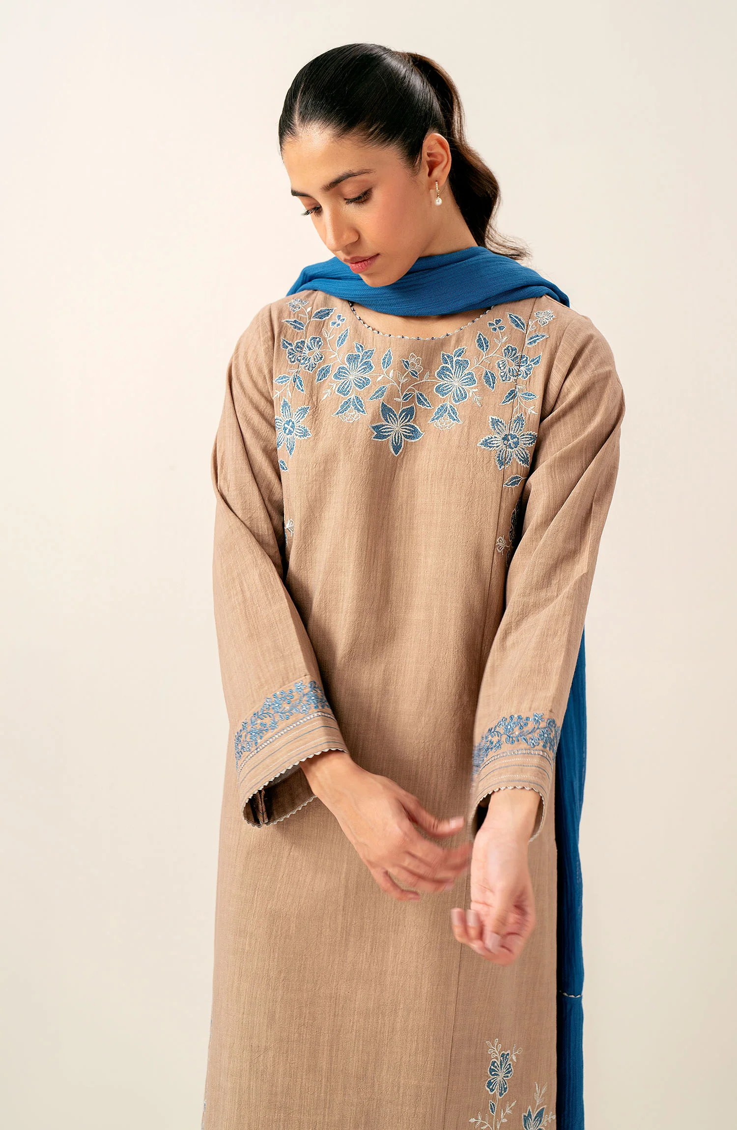 Stitched 3 Piece Embroidered Slub Lawn Suit - Image 5