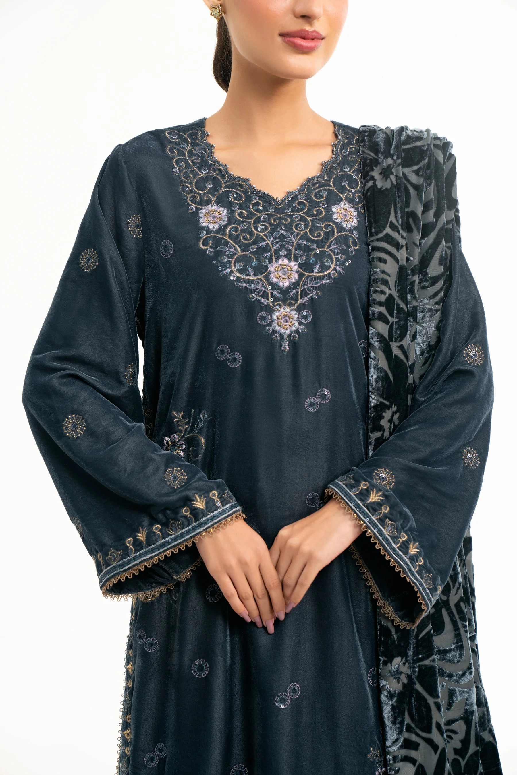 EMBROIDERED VELVET SUIT (FACTORY E-OUTLET) - Image 2