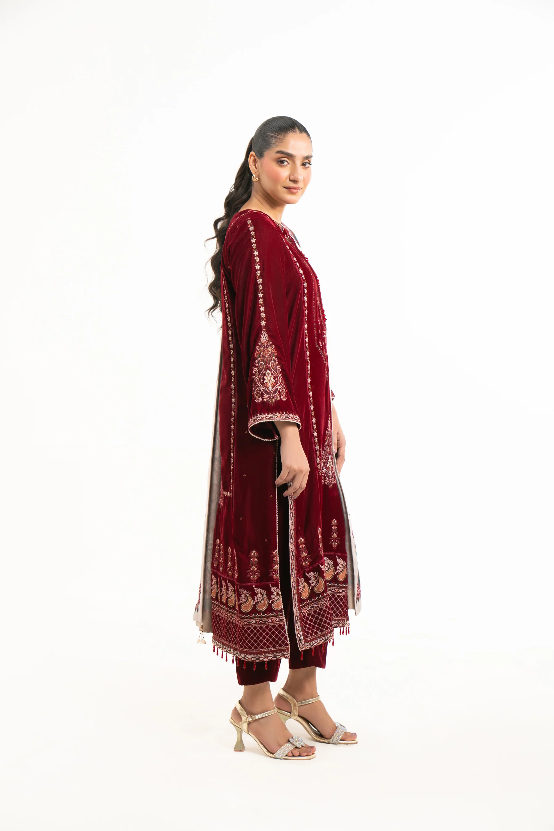 EMBROIDERED VELVET SUIT - Image 4