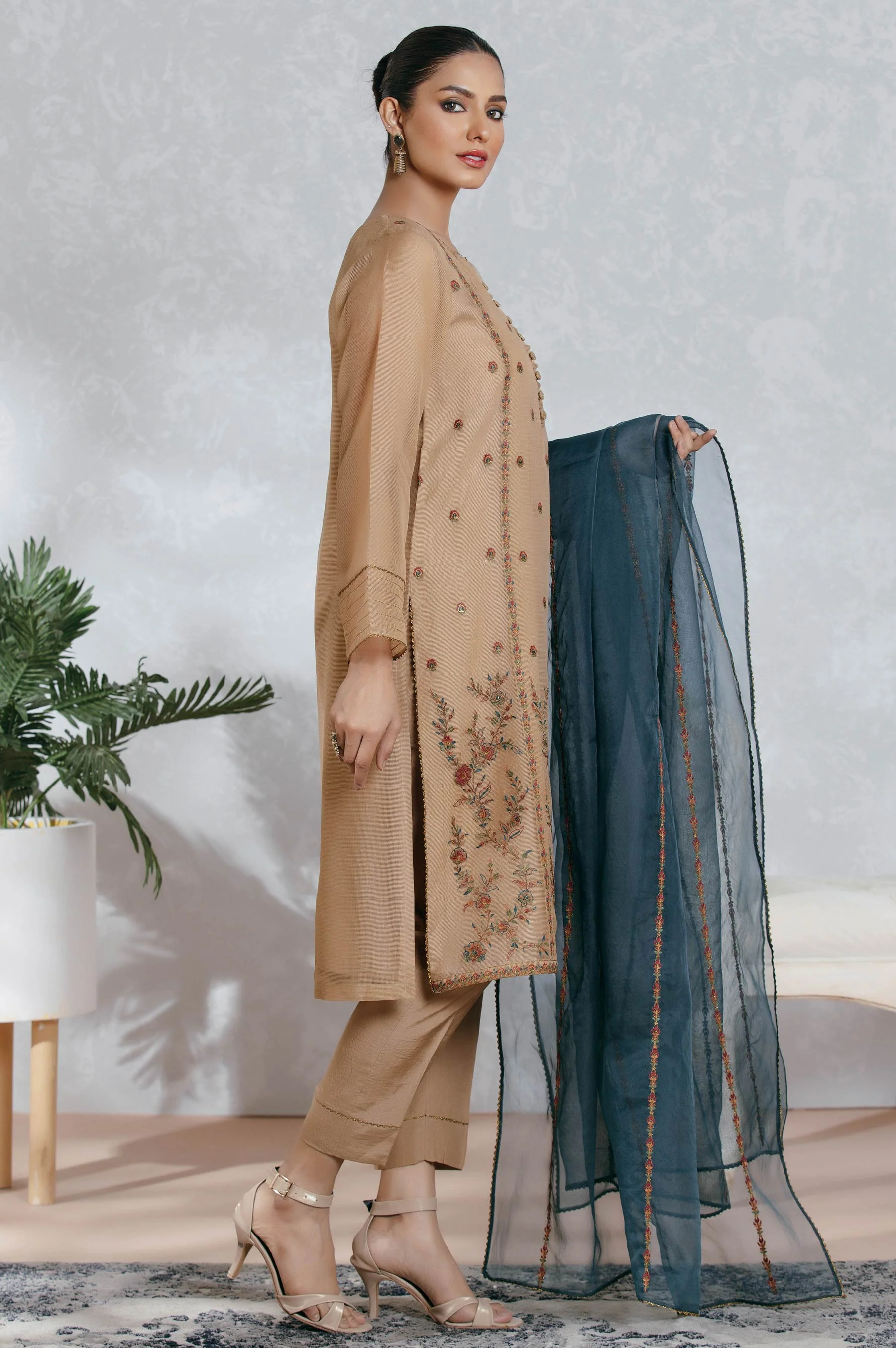 Stitched 3 Piece Textured Organza Embroidered Suit - Image 3