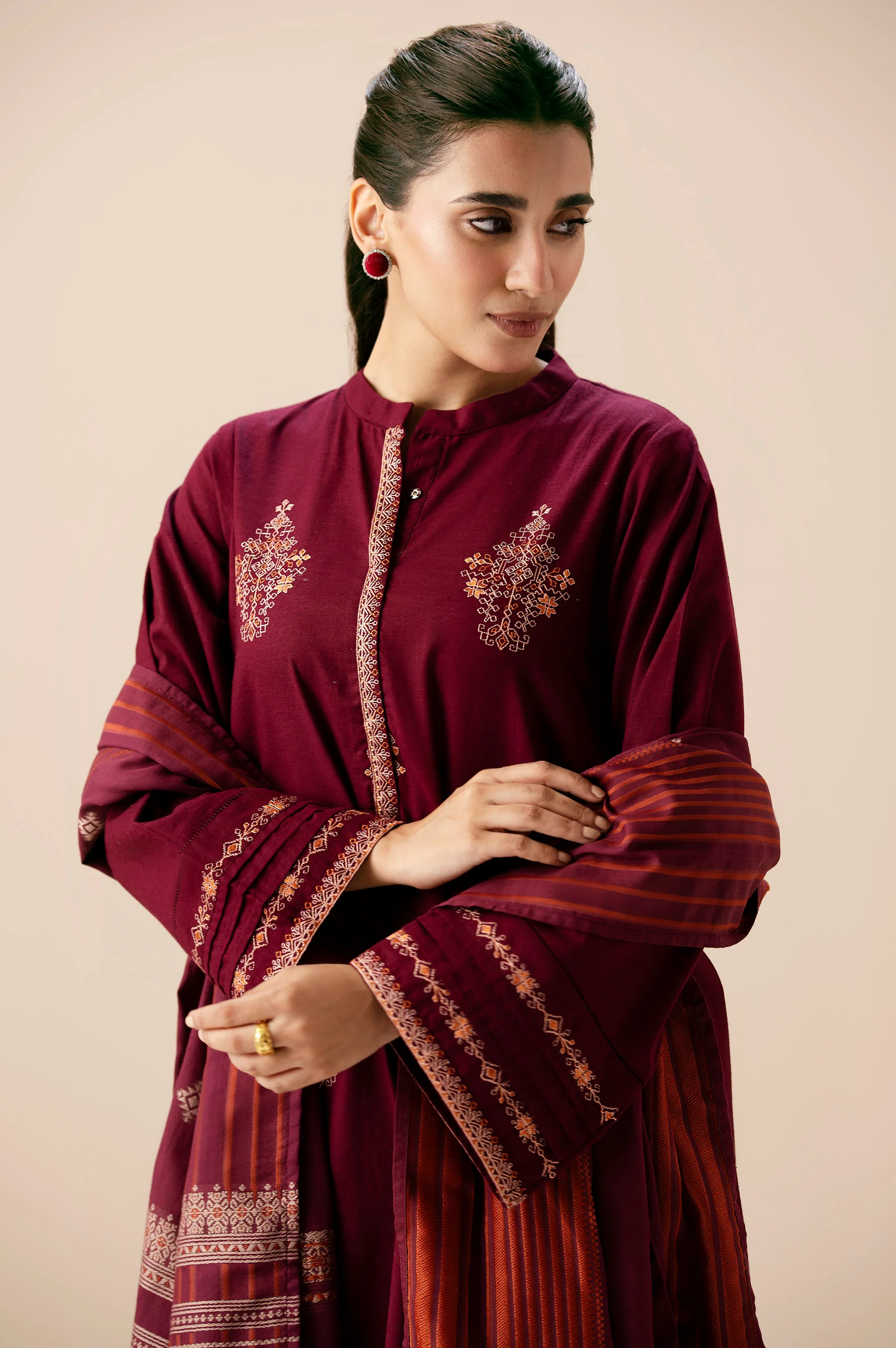 EMBROIDERED SUIT - Image 4