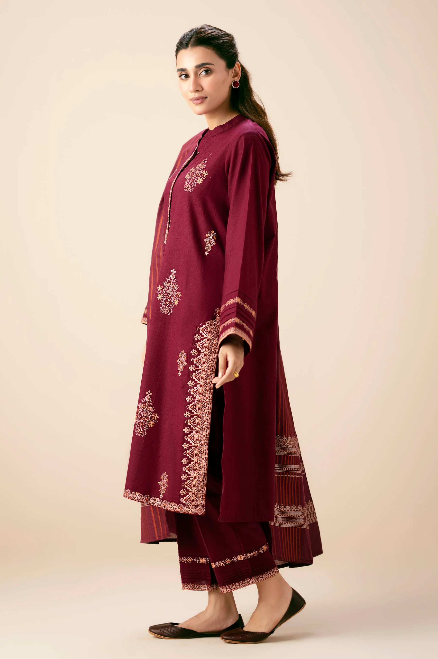 EMBROIDERED SUIT - Image 5