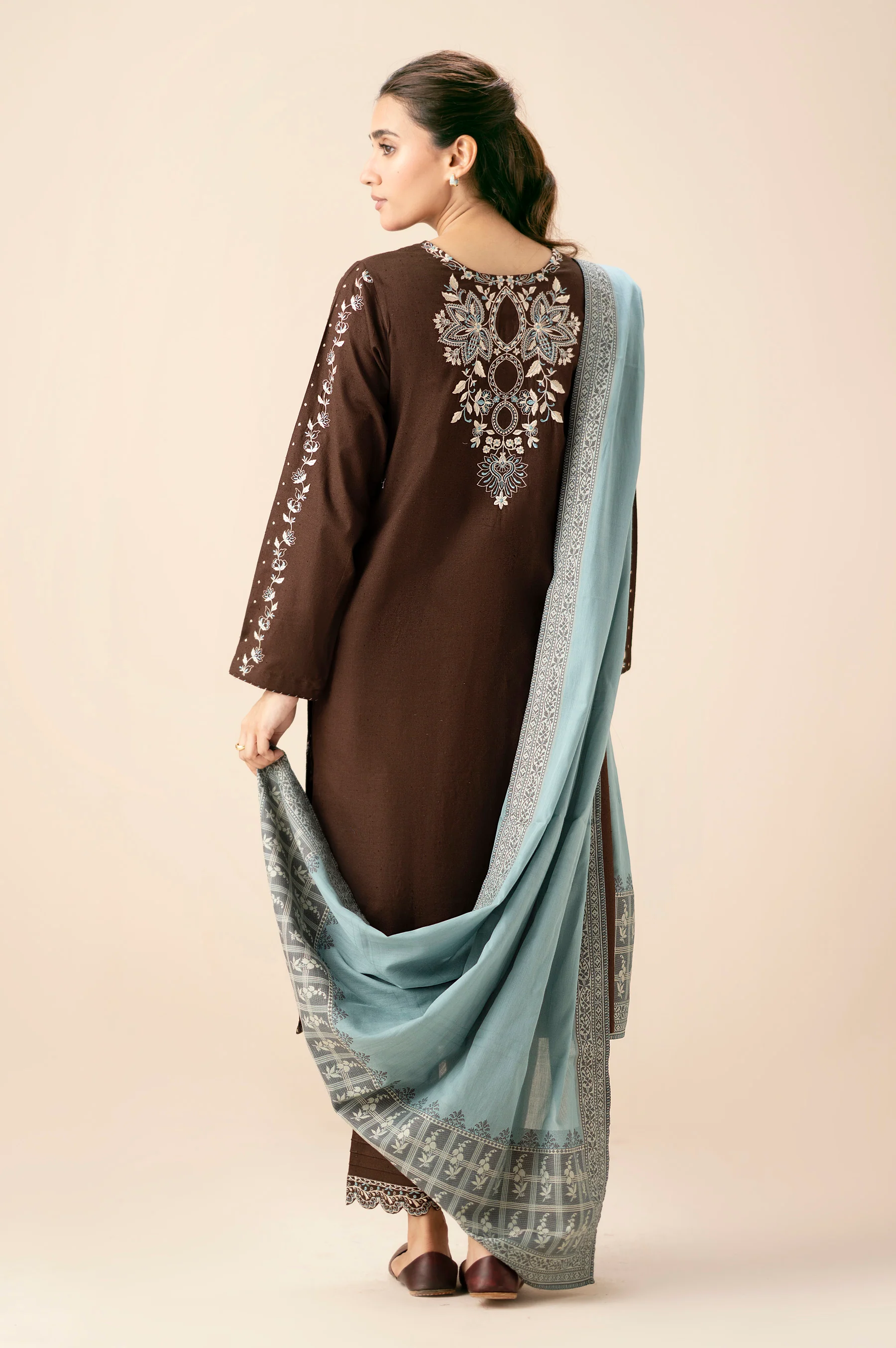 EMBROIDERED SUIT - Image 3