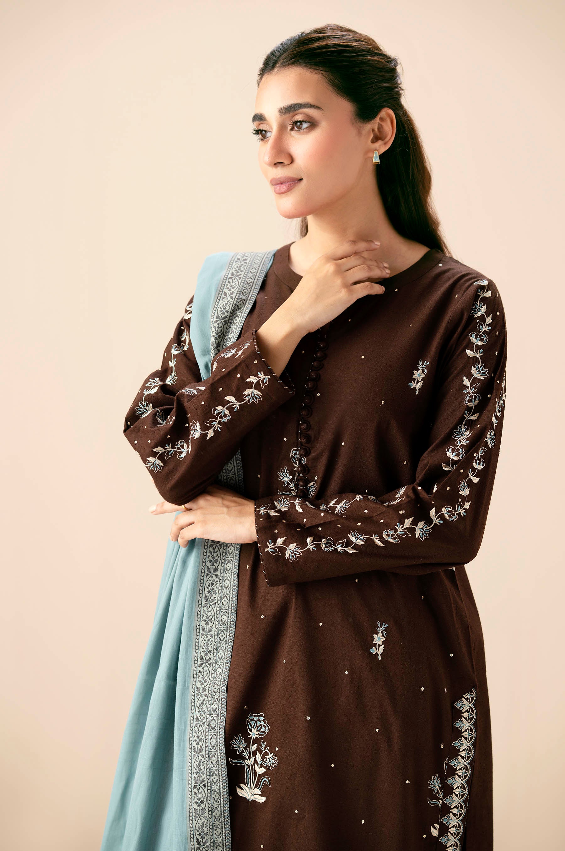 EMBROIDERED SUIT - Image 4