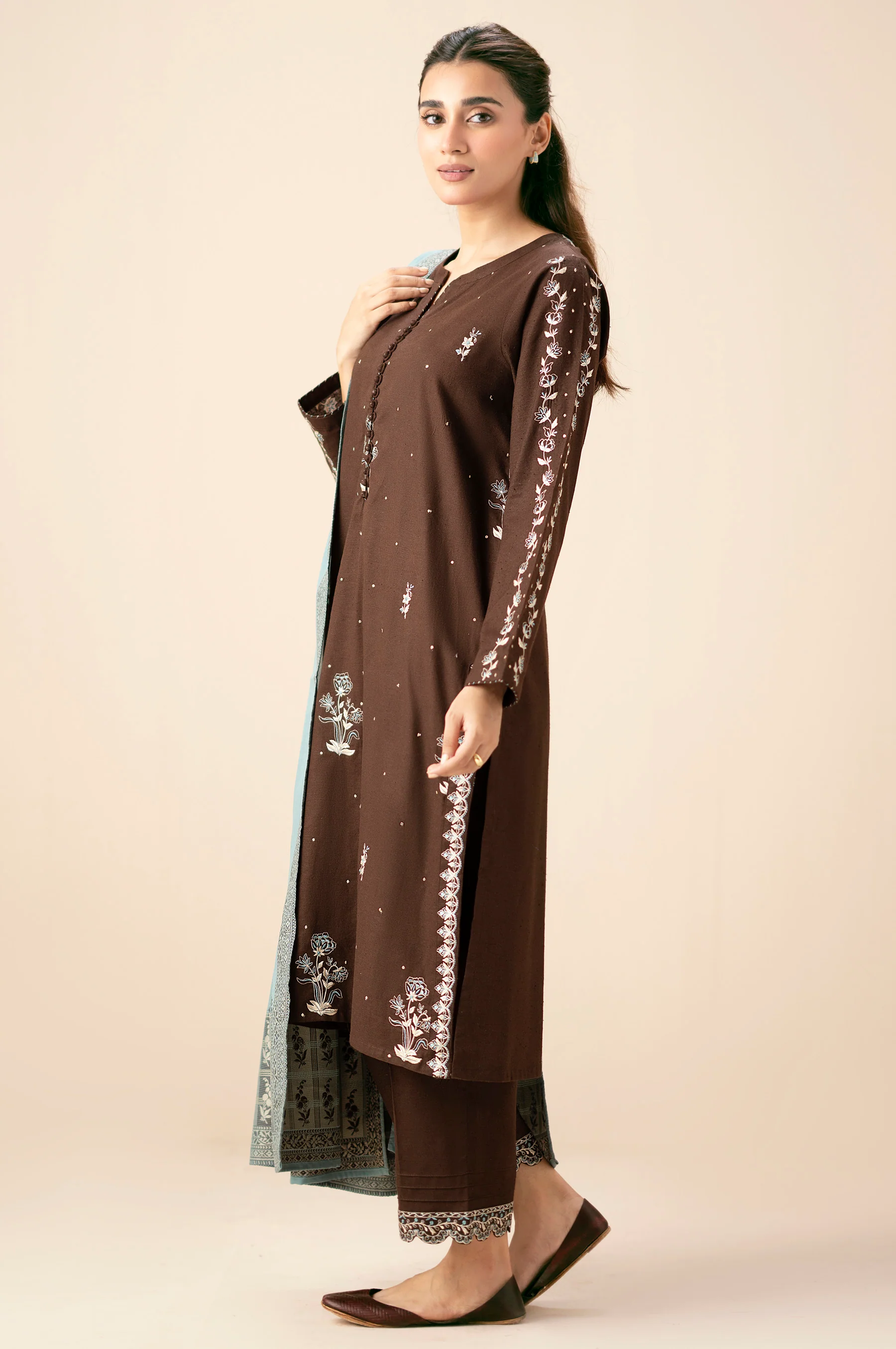 EMBROIDERED SUIT - Image 6