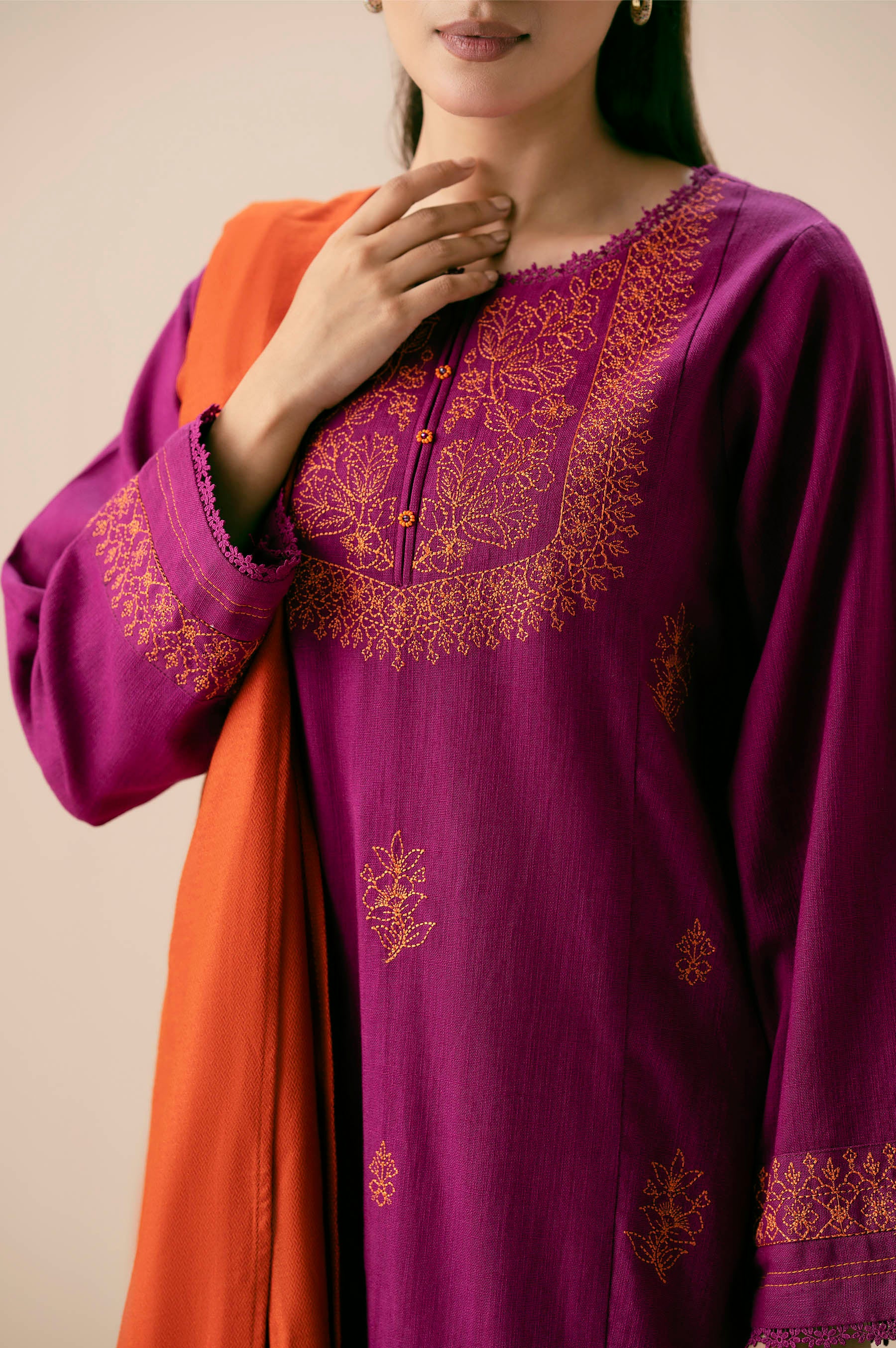 STITCHED EMBROIDERED SUIT - Image 2