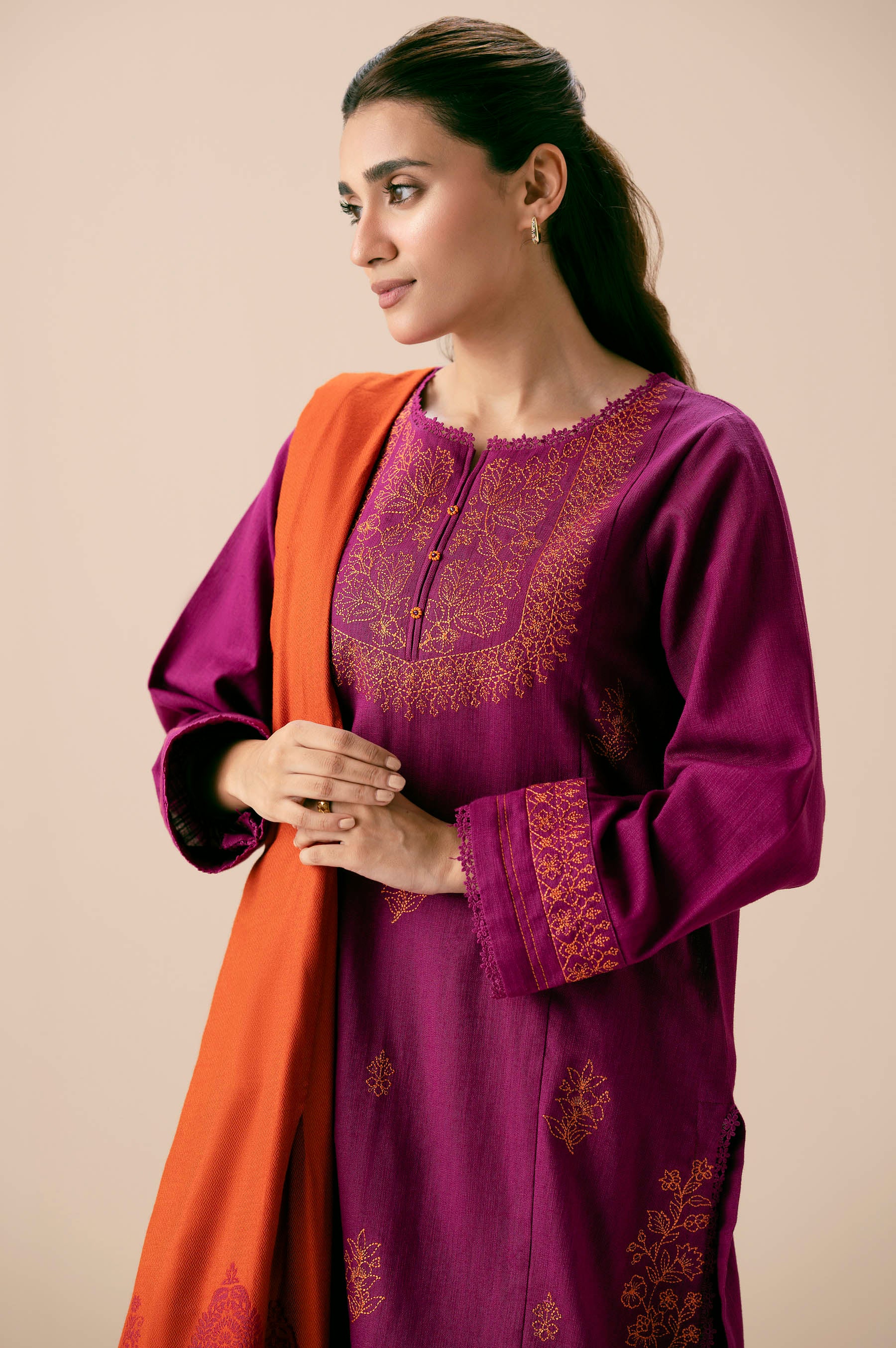 STITCHED EMBROIDERED SUIT - Image 3