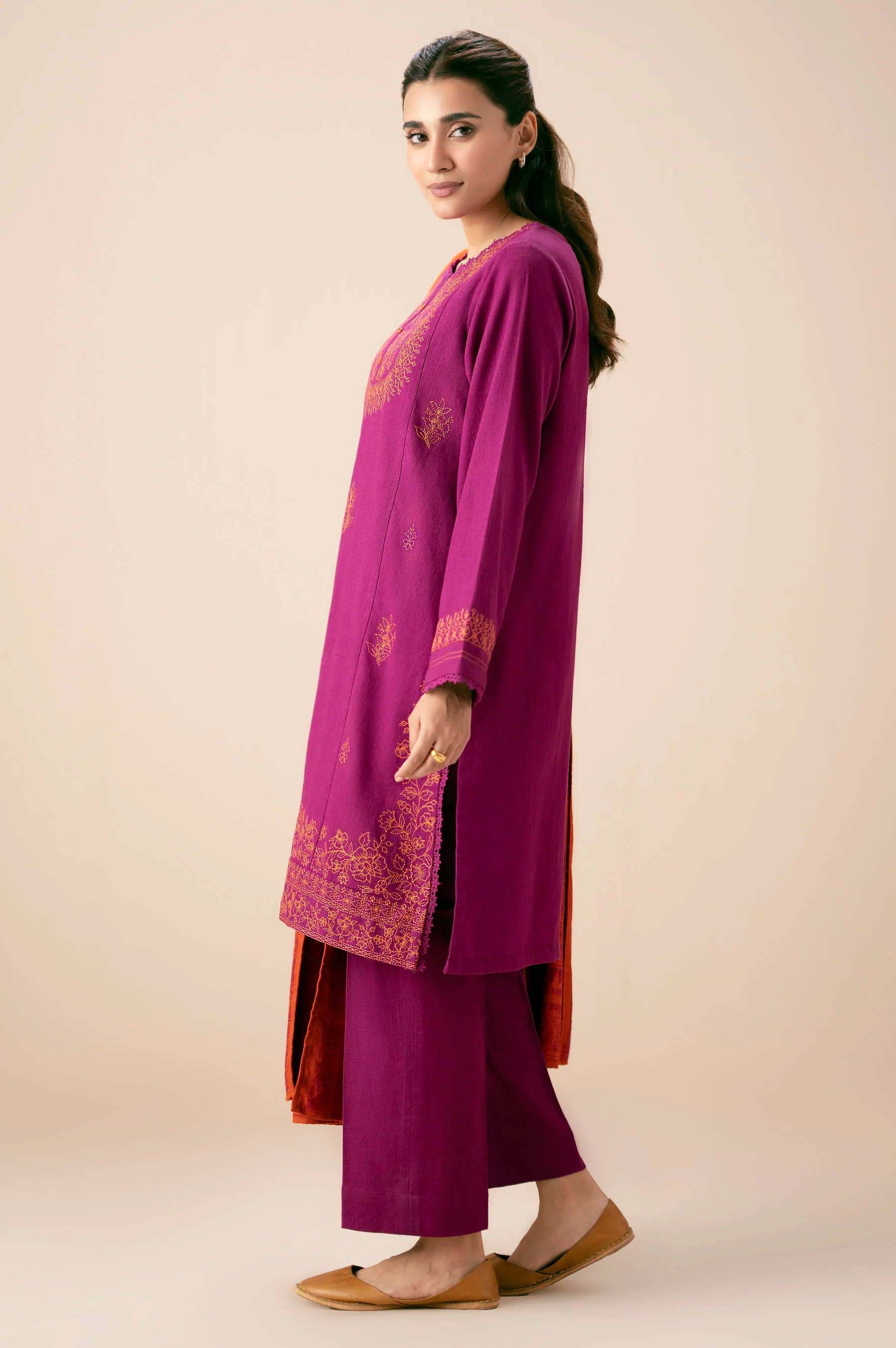 STITCHED EMBROIDERED SUIT - Image 4