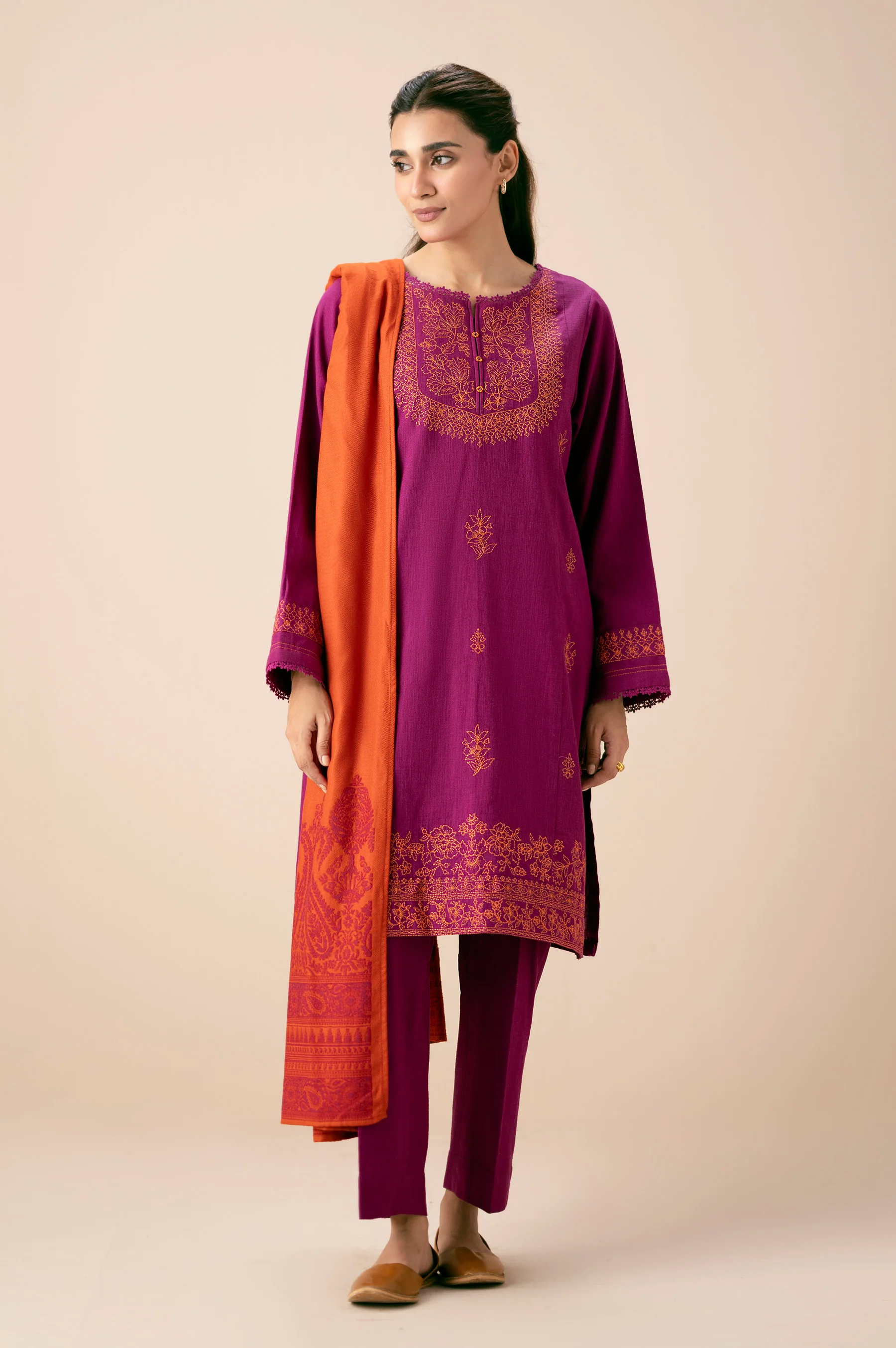 STITCHED EMBROIDERED SUIT - Image 6