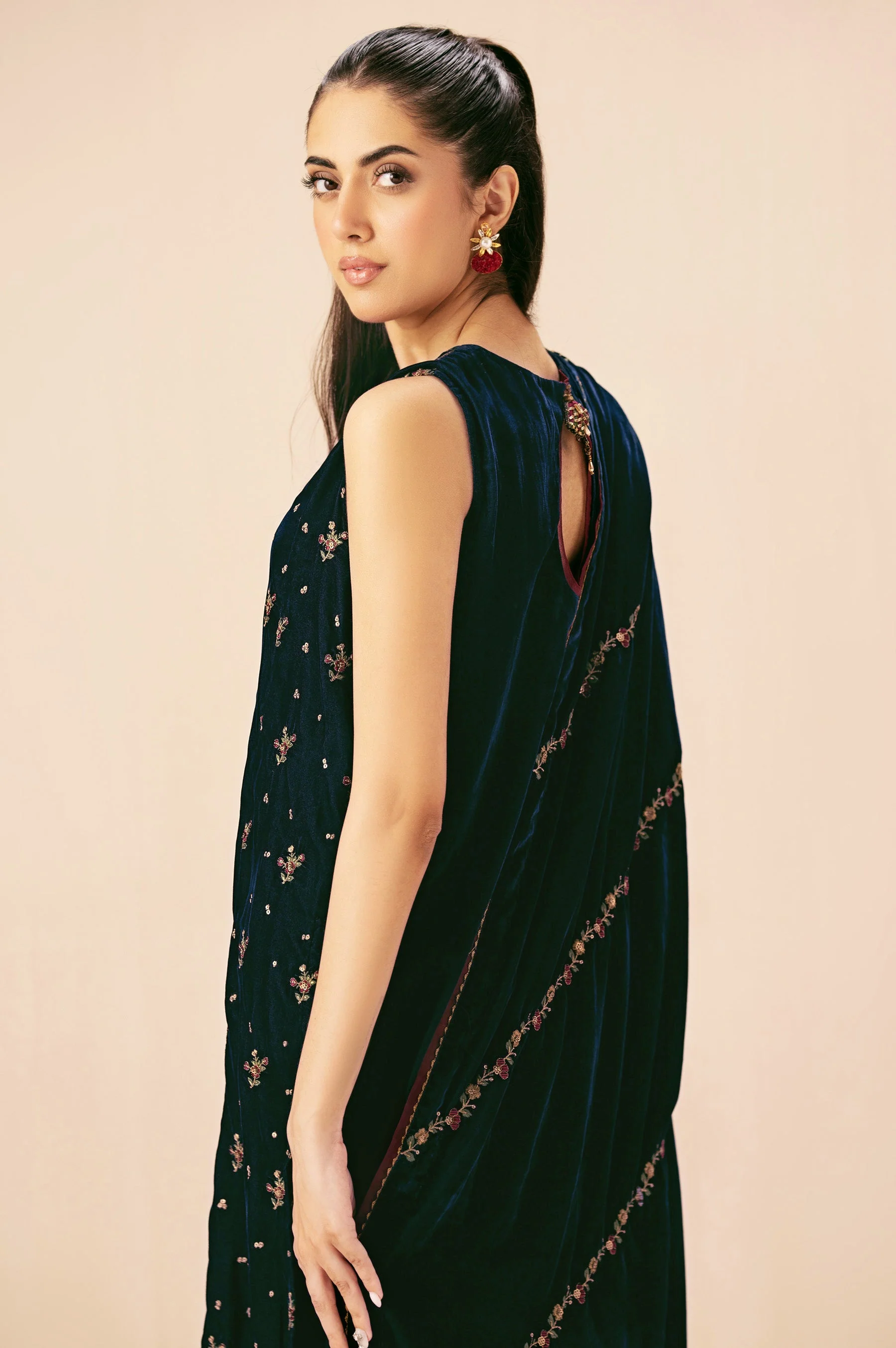 EMBROIDERED SUIT - Image 5
