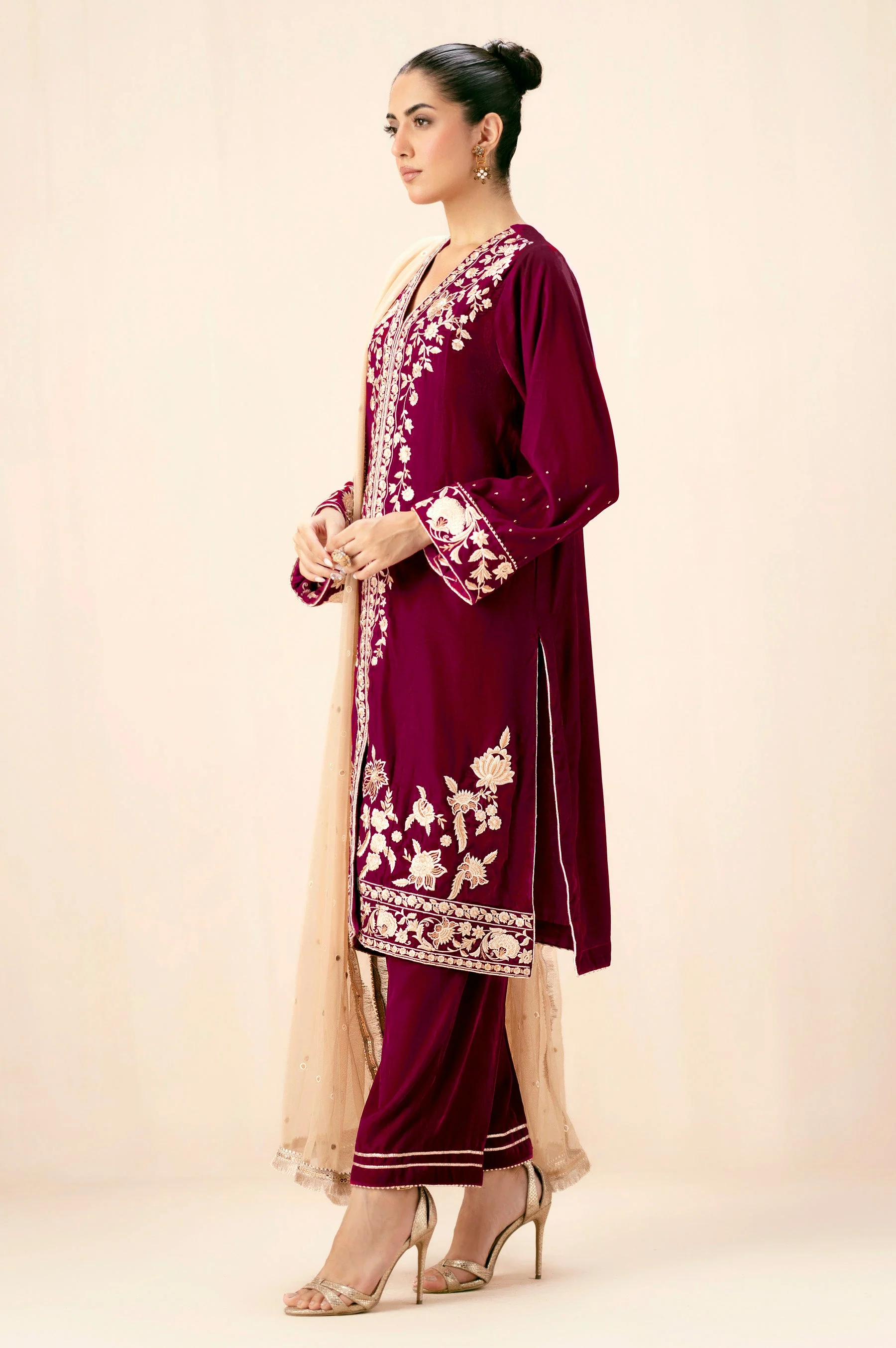 EMBROIDERED SUIT - Image 5