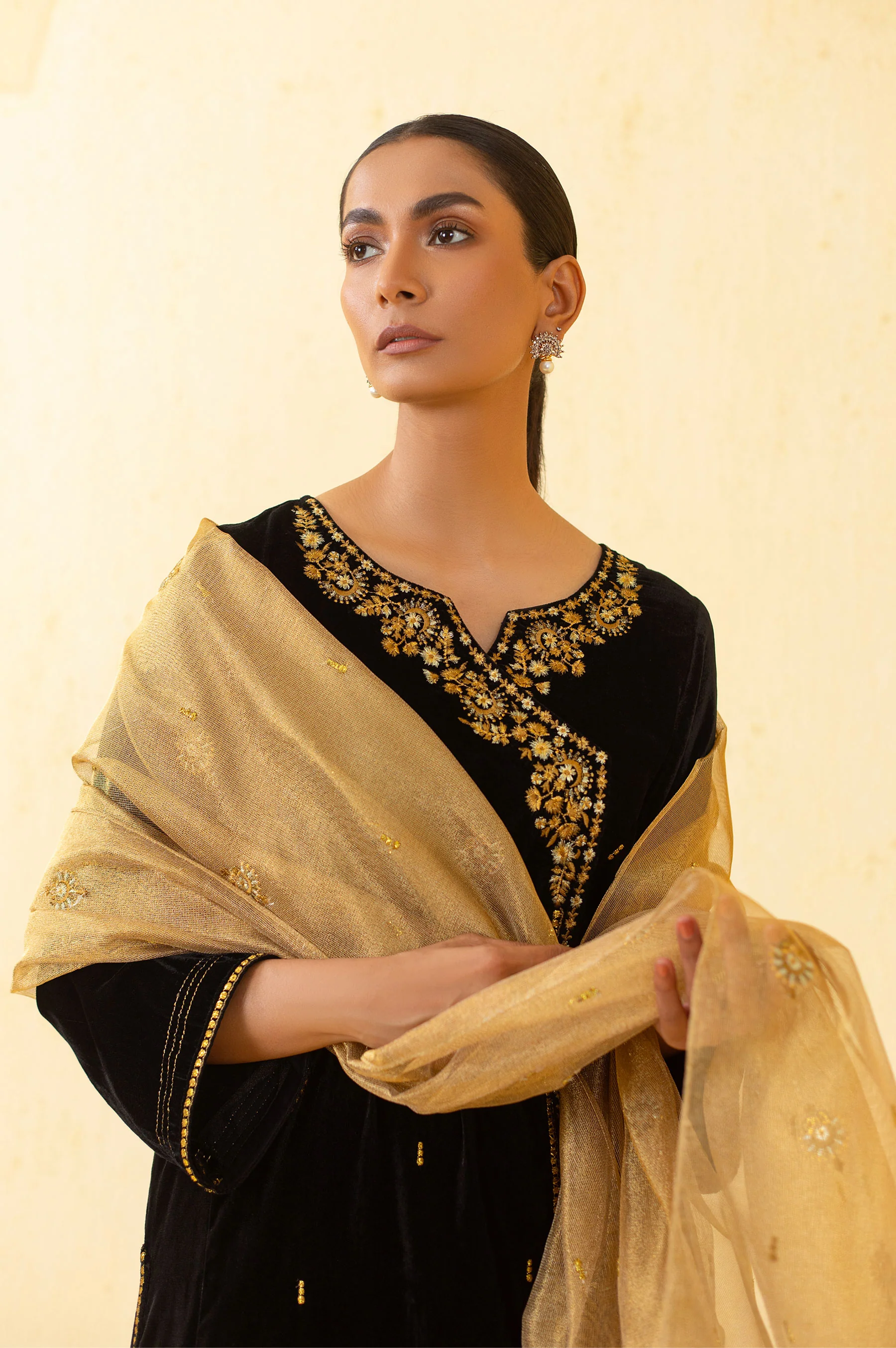 Stitched 3 Piece Embroidered Velvet Outfit - Black - Image 2