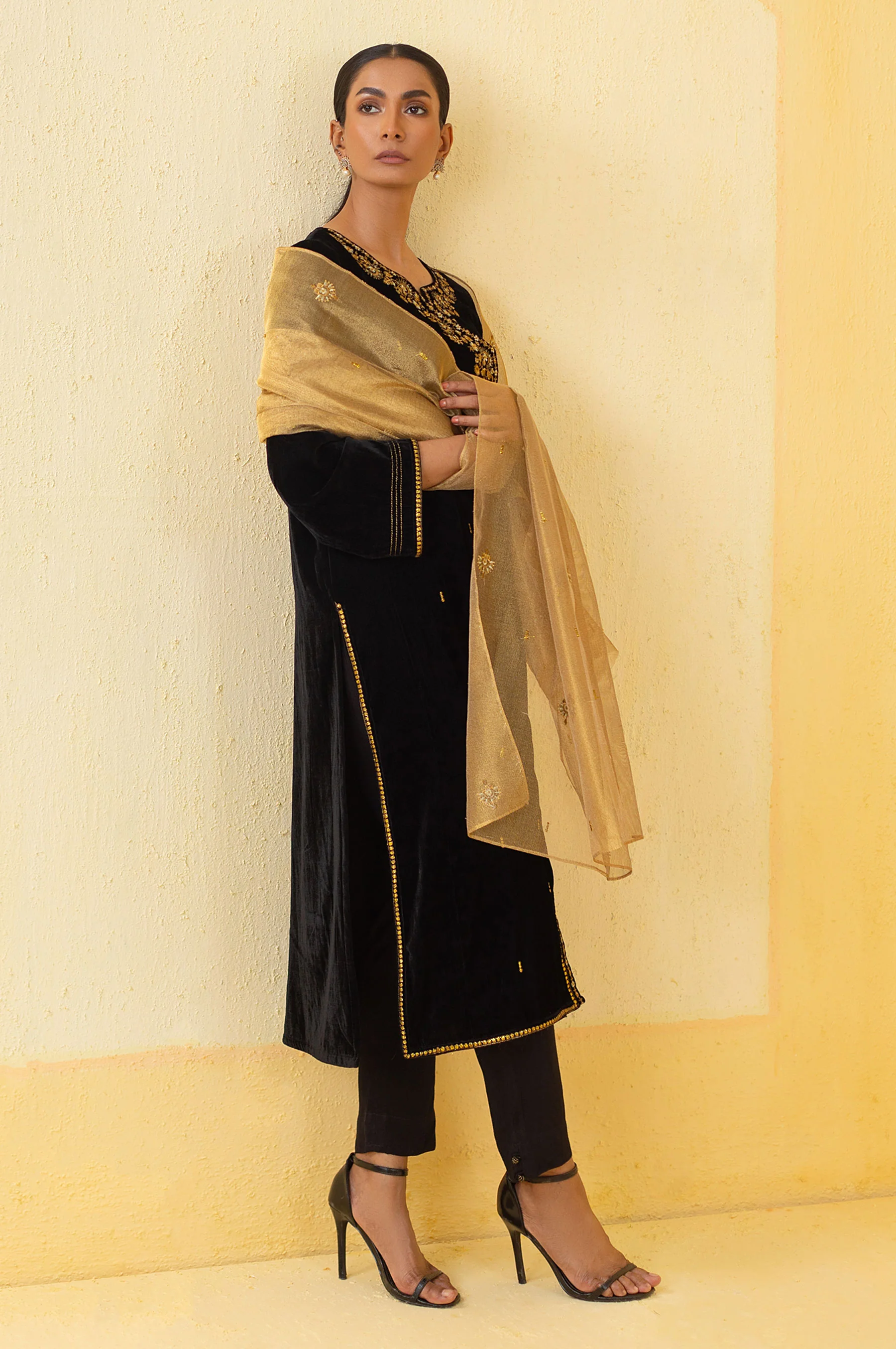 Stitched 3 Piece Embroidered Velvet Outfit - Black - Image 4