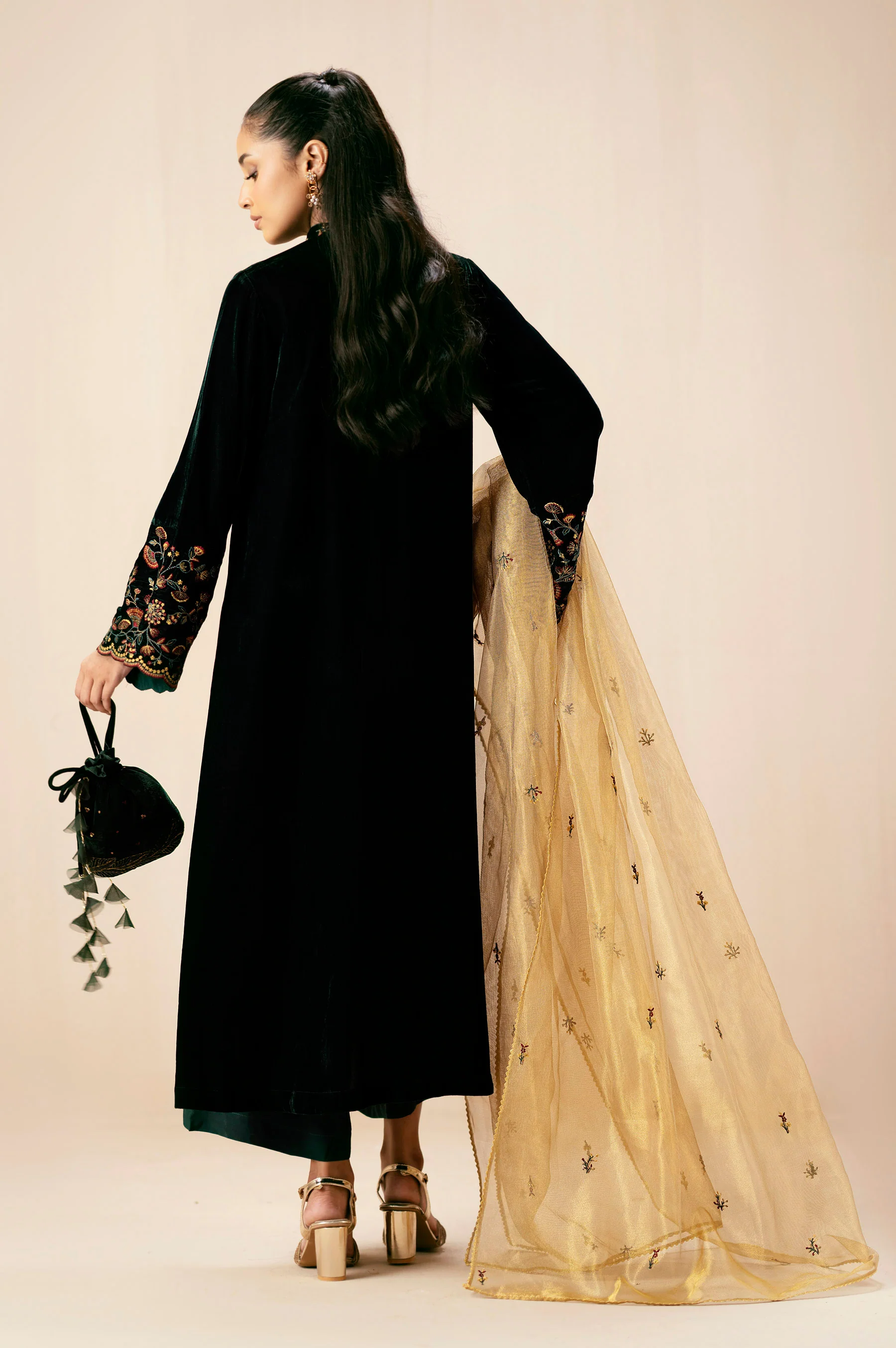 EMBROIDERED SUIT - Image 4