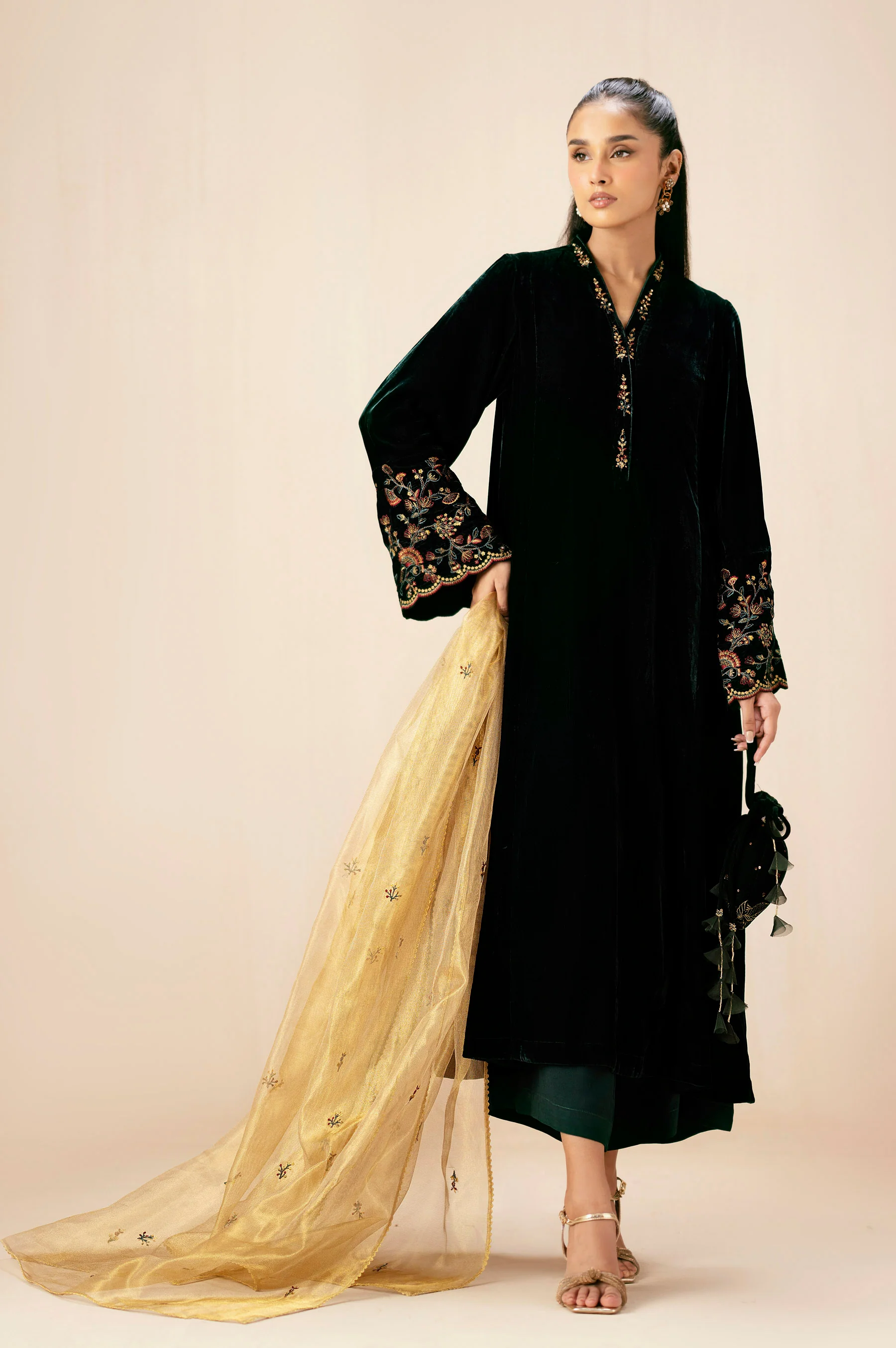 EMBROIDERED SUIT - Image 5